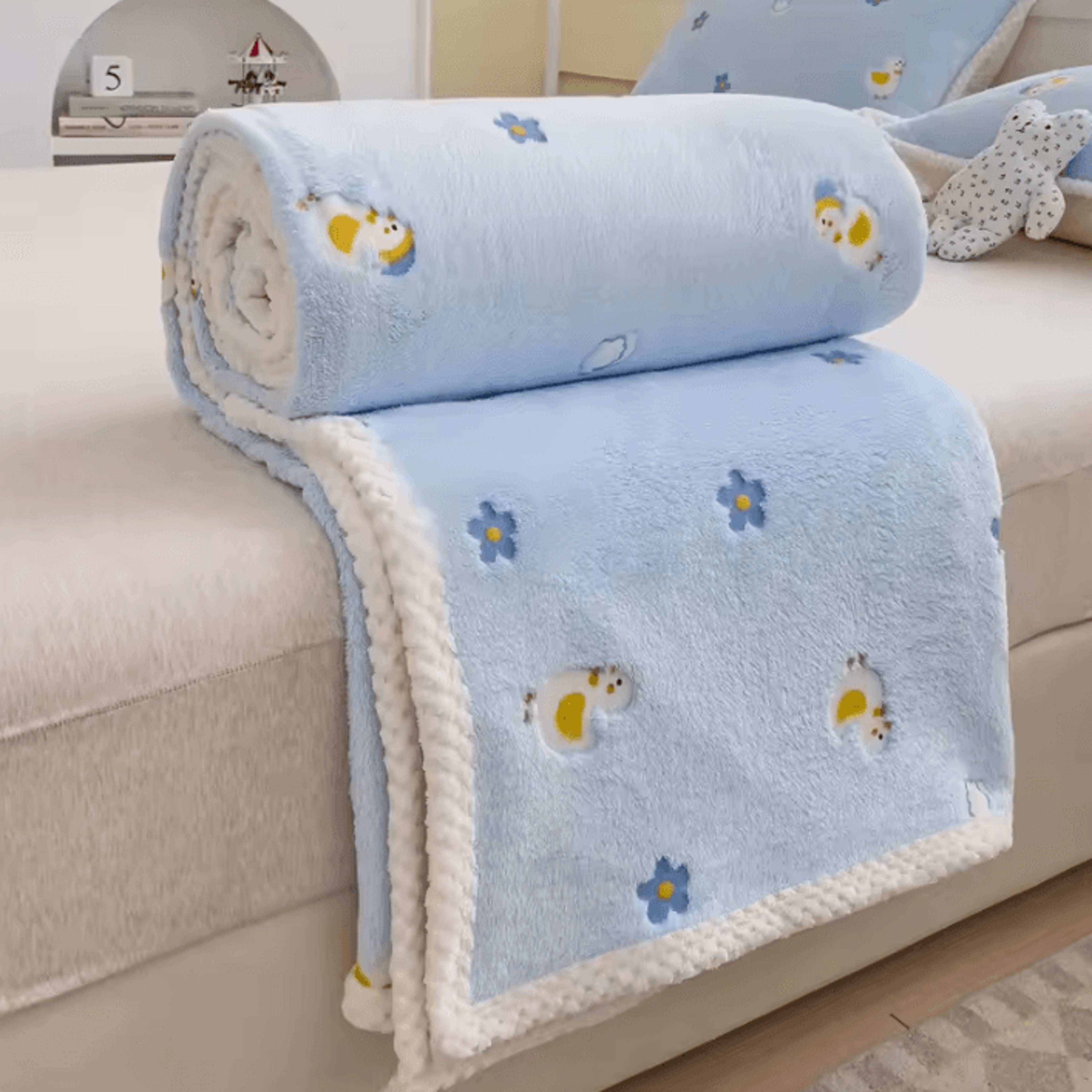 Soft Coral Fleece Multifunctional Nap Blanket 3