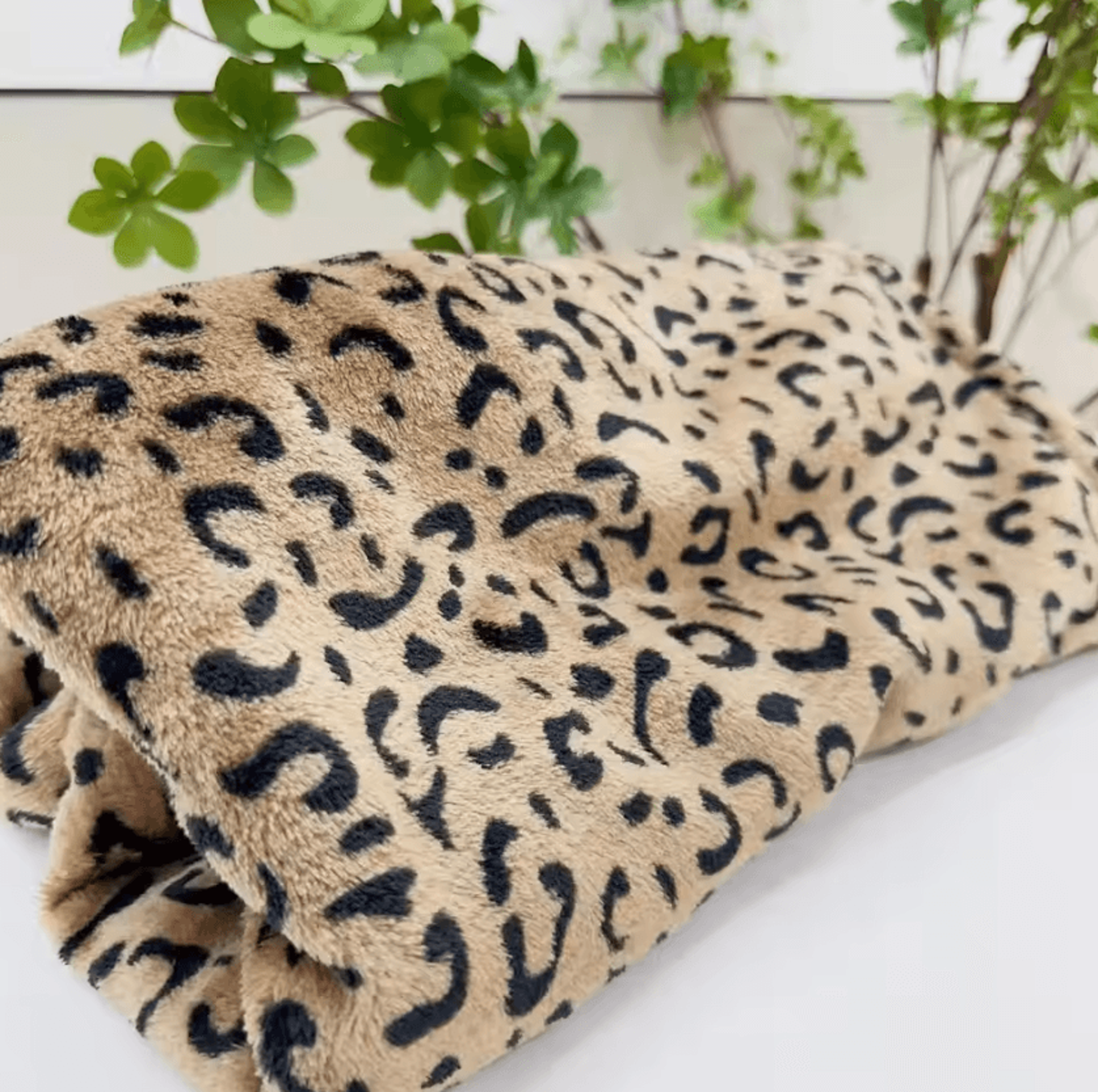 Leopard Print Lightweight Soft Throw Blanket 5