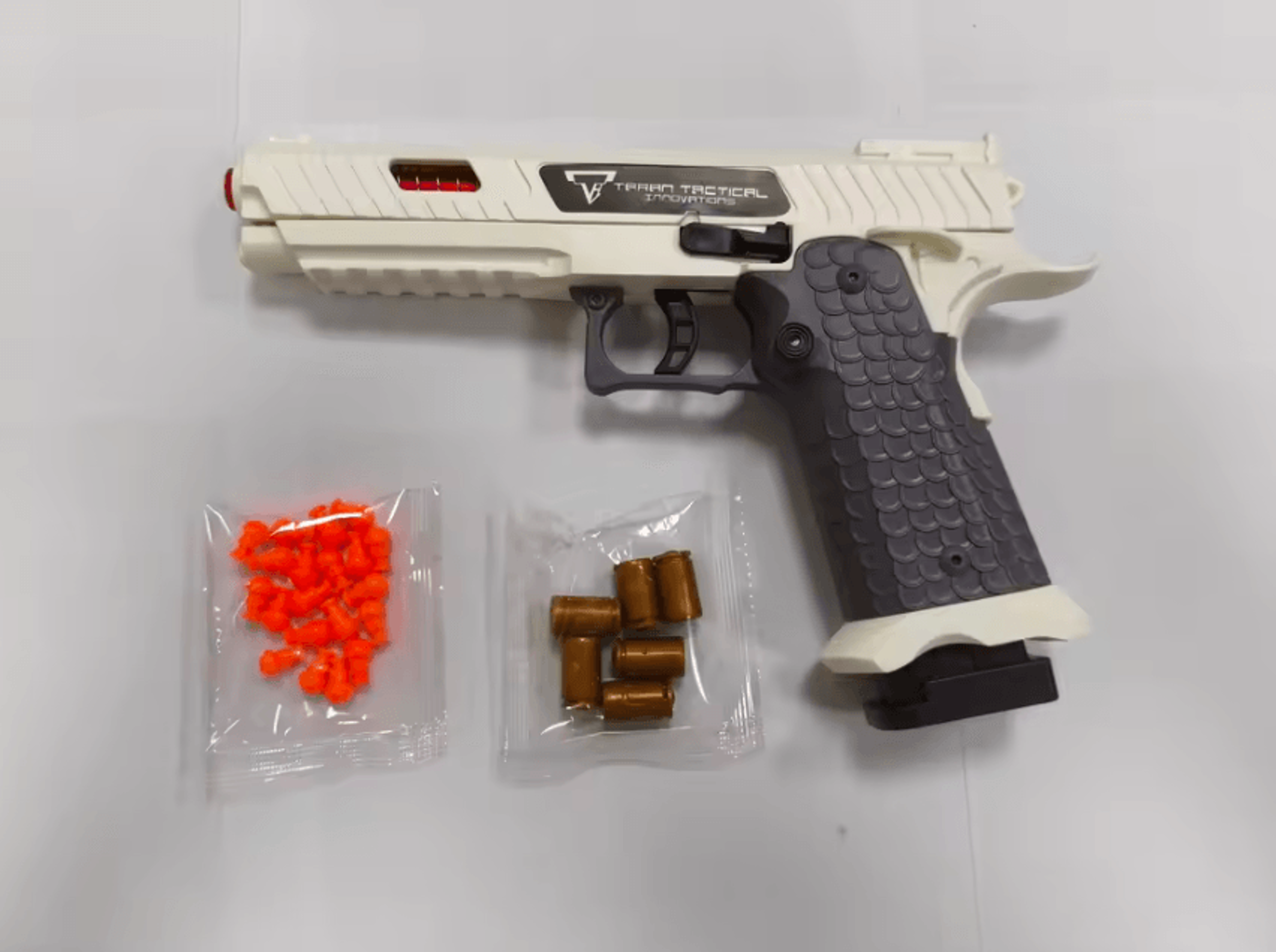 2011 Style Shell Ejecting Toy Blaster For Outdoor Games 5