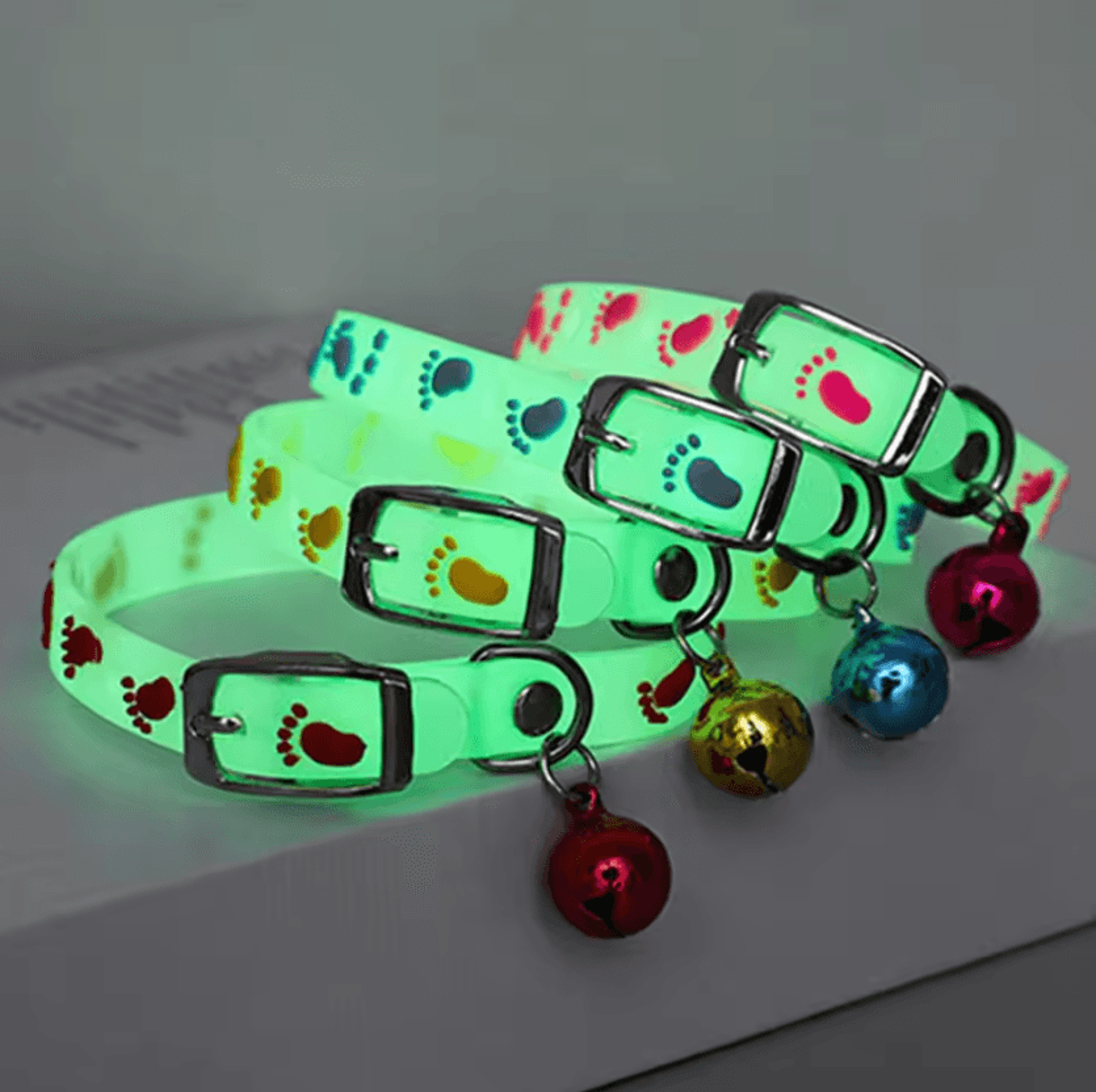 GlowPaw Luminous Silicone Cat Collar With Bell 0