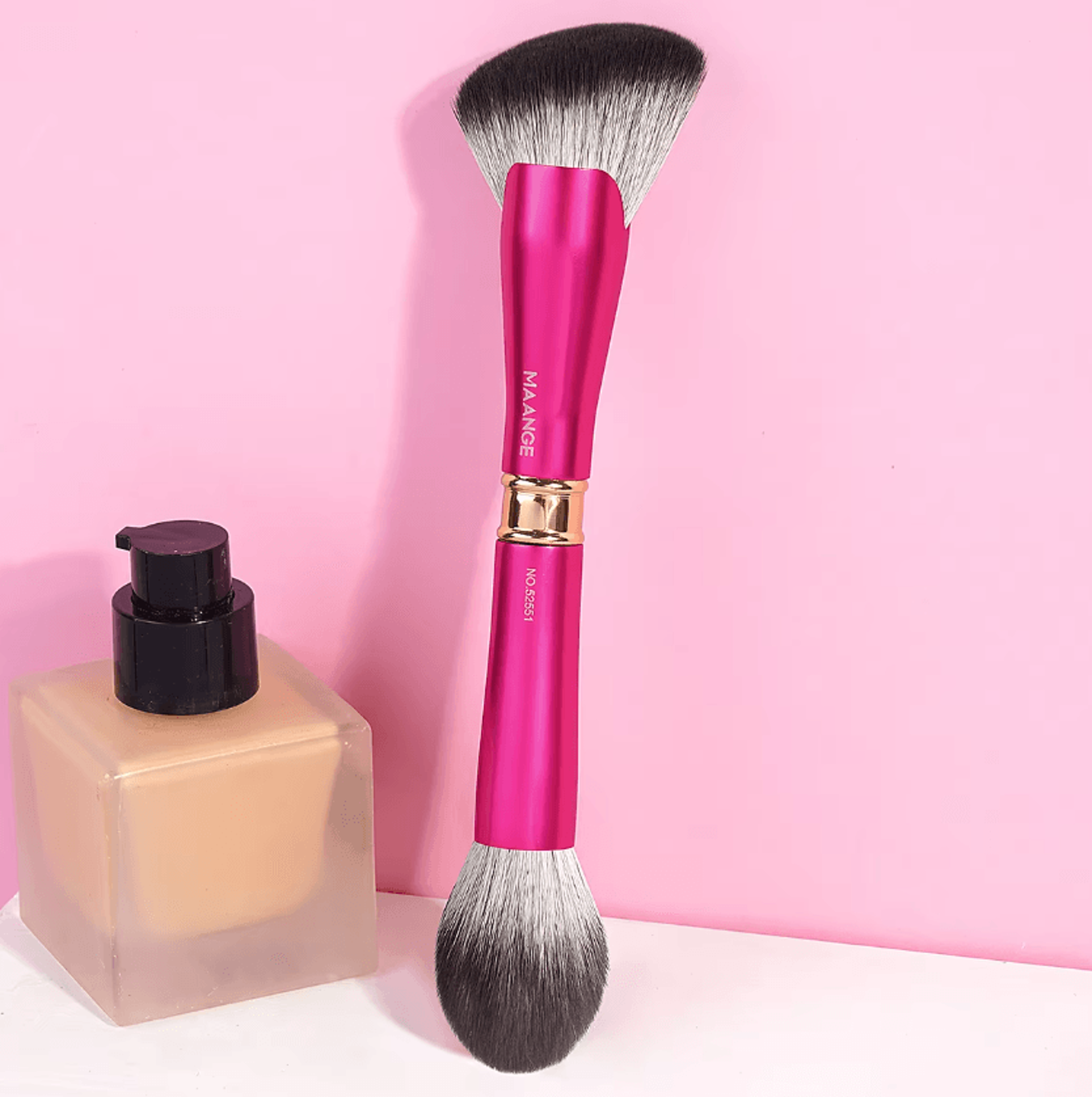 MAANGE DuoGlow DoubleHeaded Fan Makeup Brush For Smooth Blending And Flawless Application 5