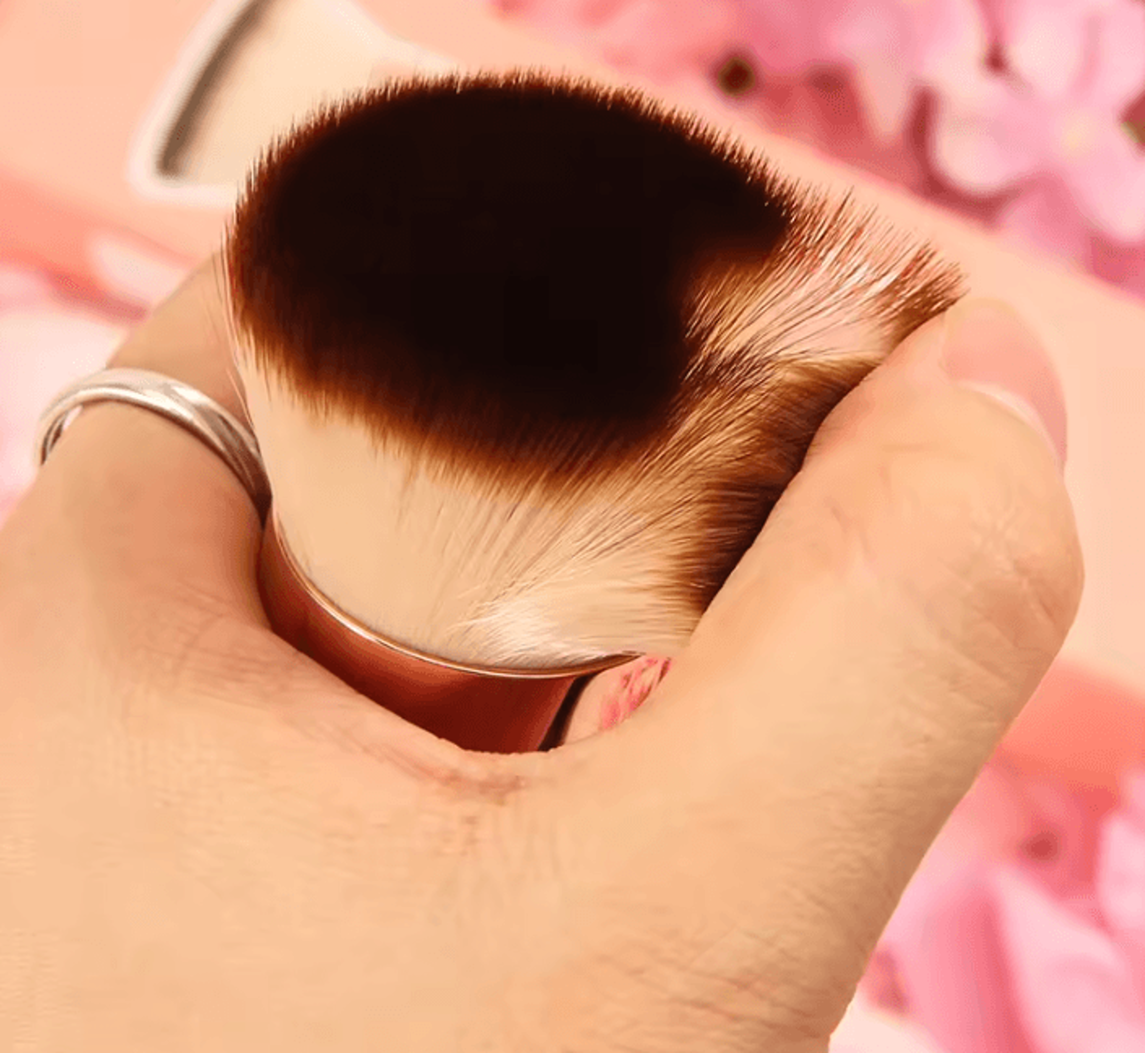 DUcare VelvetBlend Flat Top Kabuki Foundation Brush For Smooth And Flawless Makeup 2