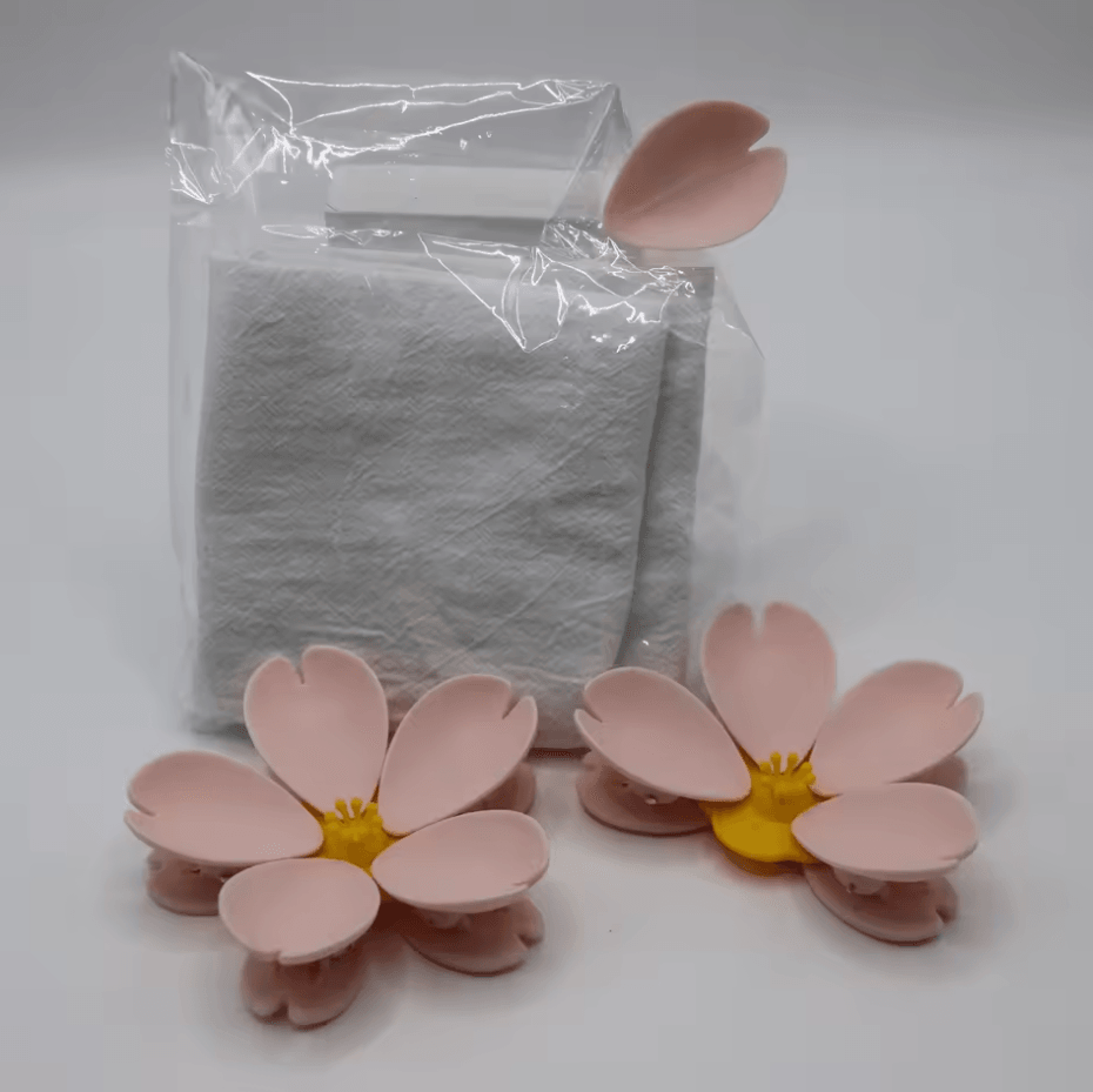 INS Style Sakura Magnetic Fridge Clip MoistureProof Snack Seal Holder 2