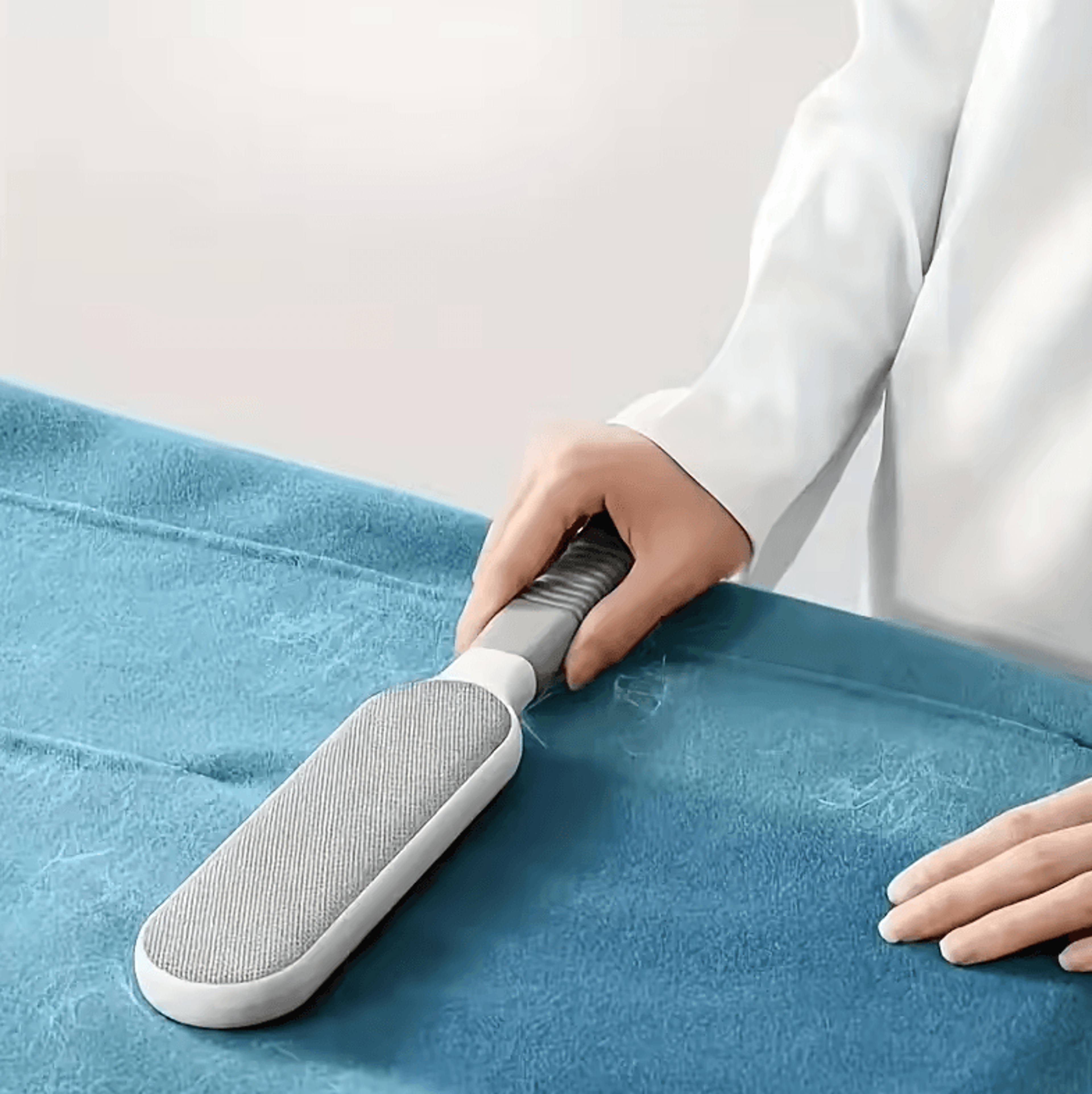Reusable DoubleSided Pet Hair Remover Brush  Manual Electrostatic Dust  Lint Cleaner 4