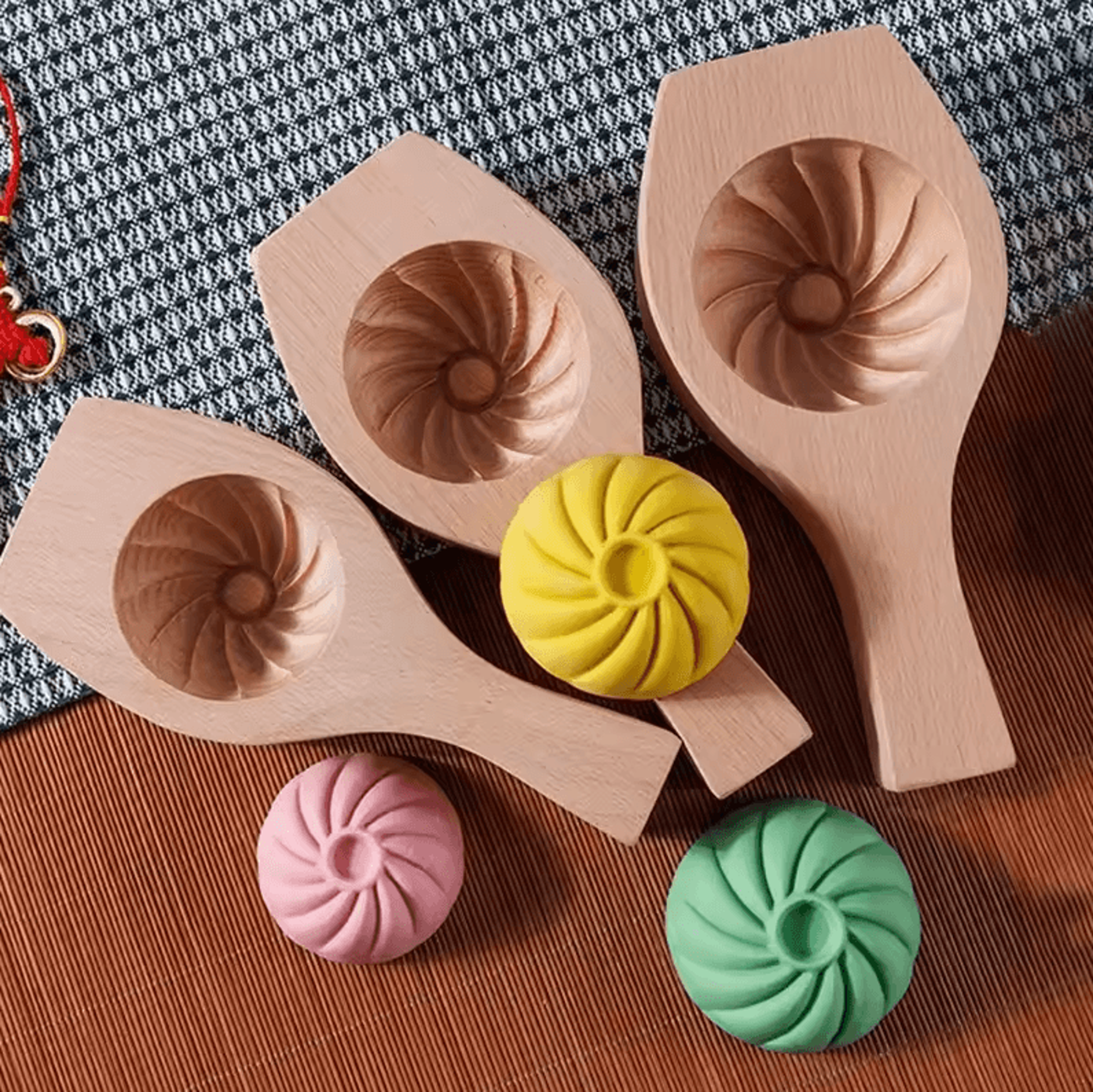 Solid Wood Handmade Mantou  Stuffed Bun Mold  Dough Shaping Tool For Steamed Buns 4