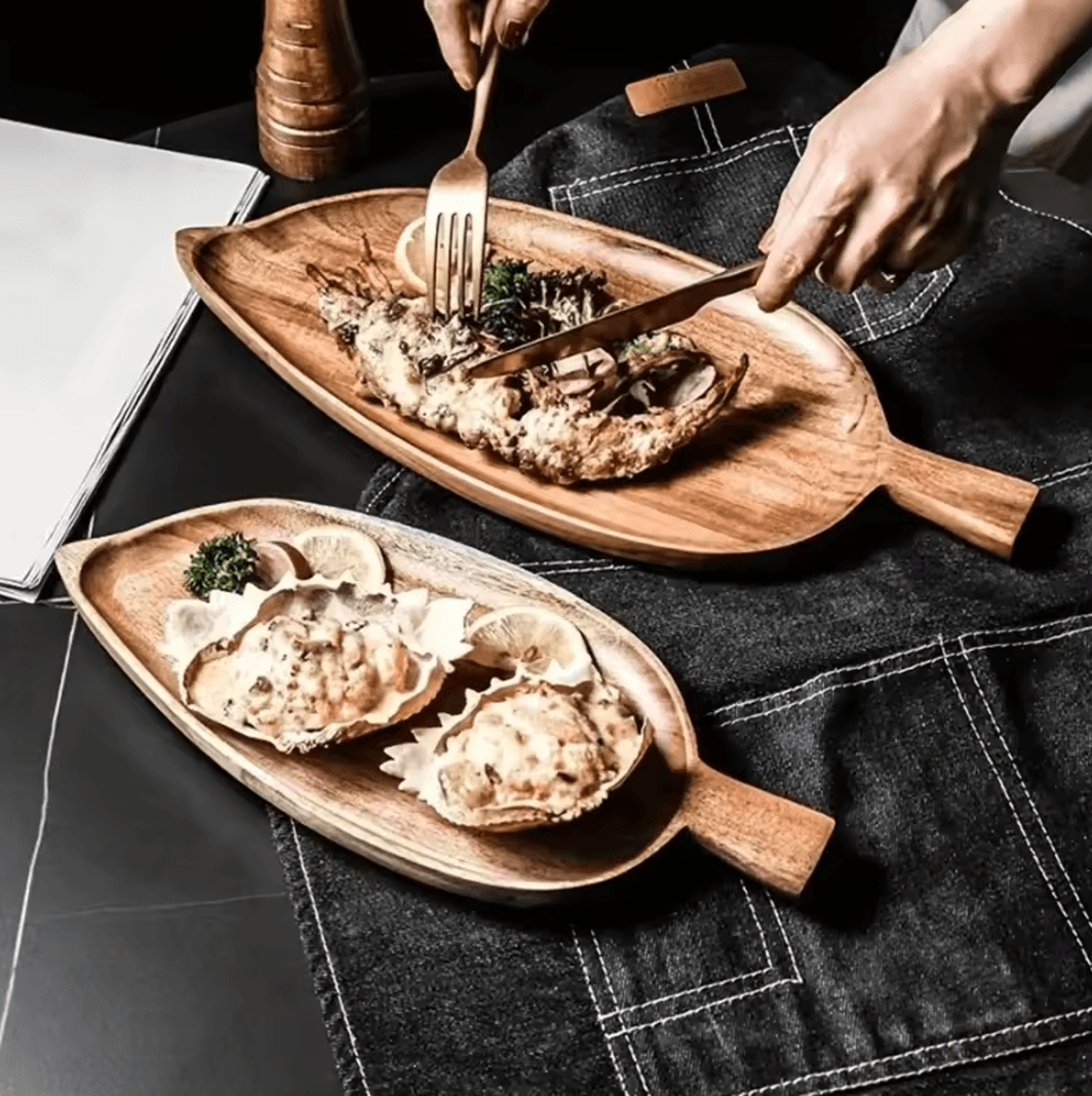 HighQuality Solid Wood Leaf Shaped Tray  Waterproof Acacia Wood Serving Board For Steak Sushi  More 1