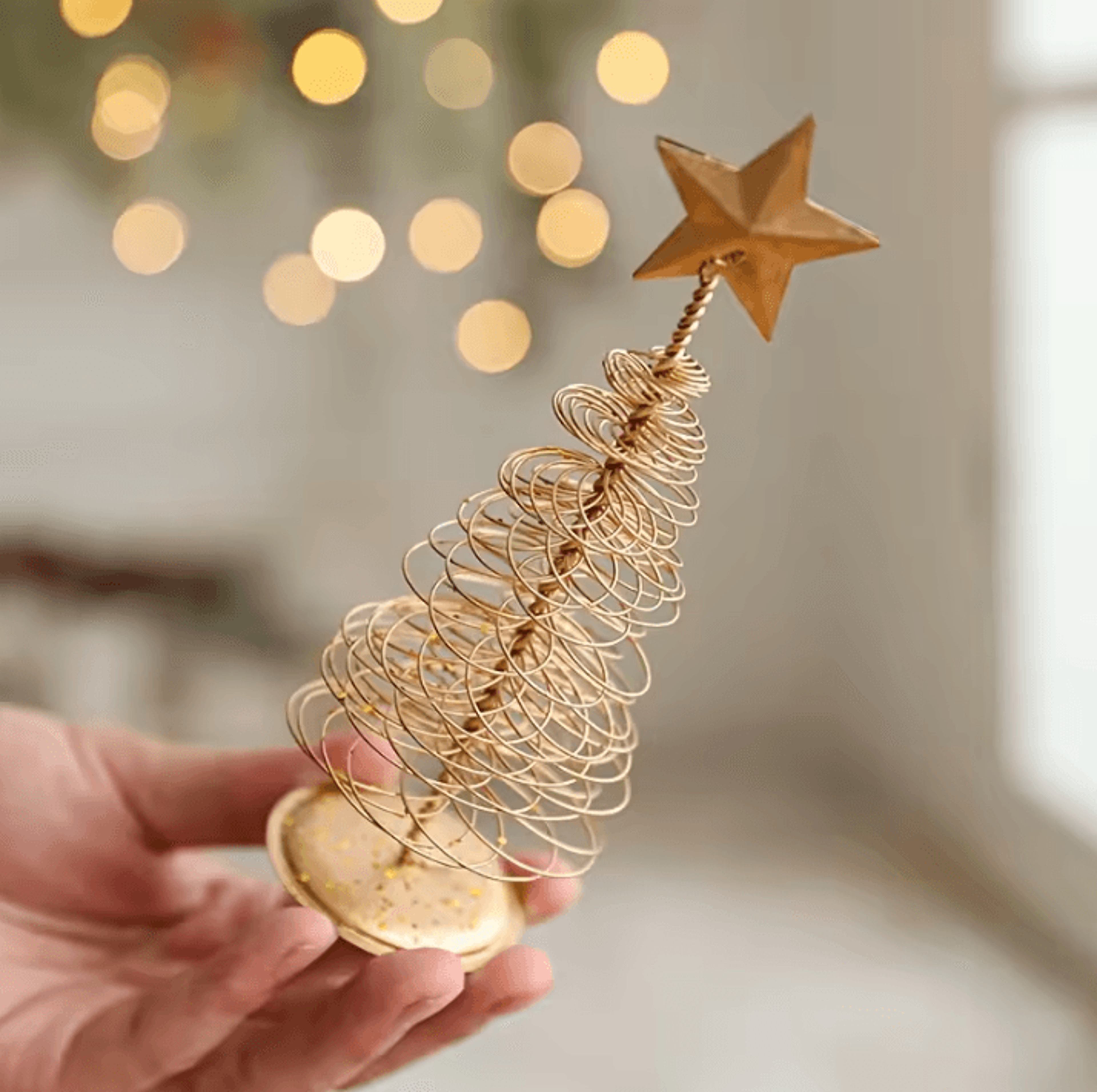 Iron Christmas Tree Ornament Golden Holiday Home Decoration Festive Tabletop Xmas Figurine 2