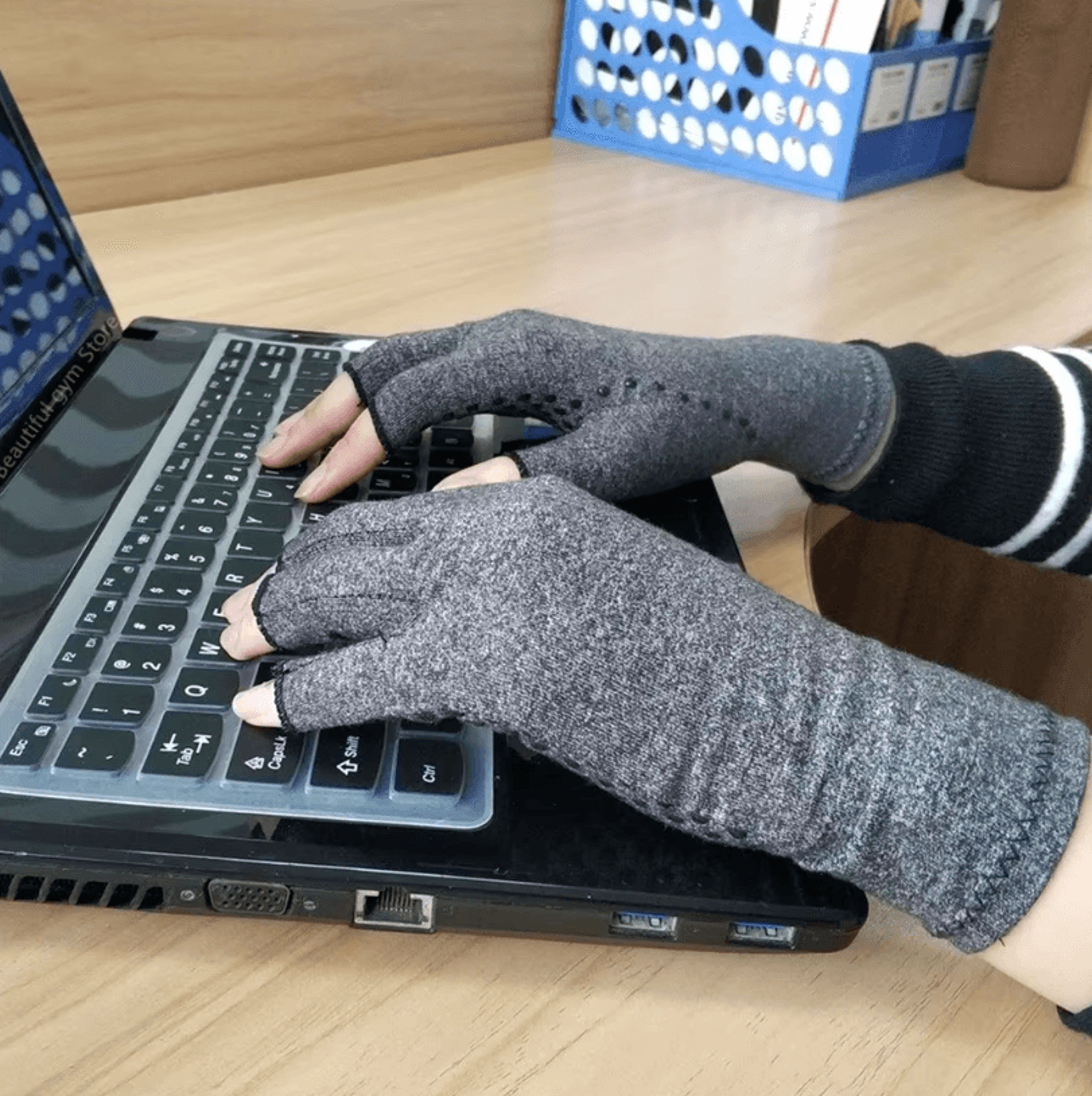 Compression Arthritis Gloves  Wrist Support Brace  Pain Relief AntiSlip Work Therapy Gloves 3