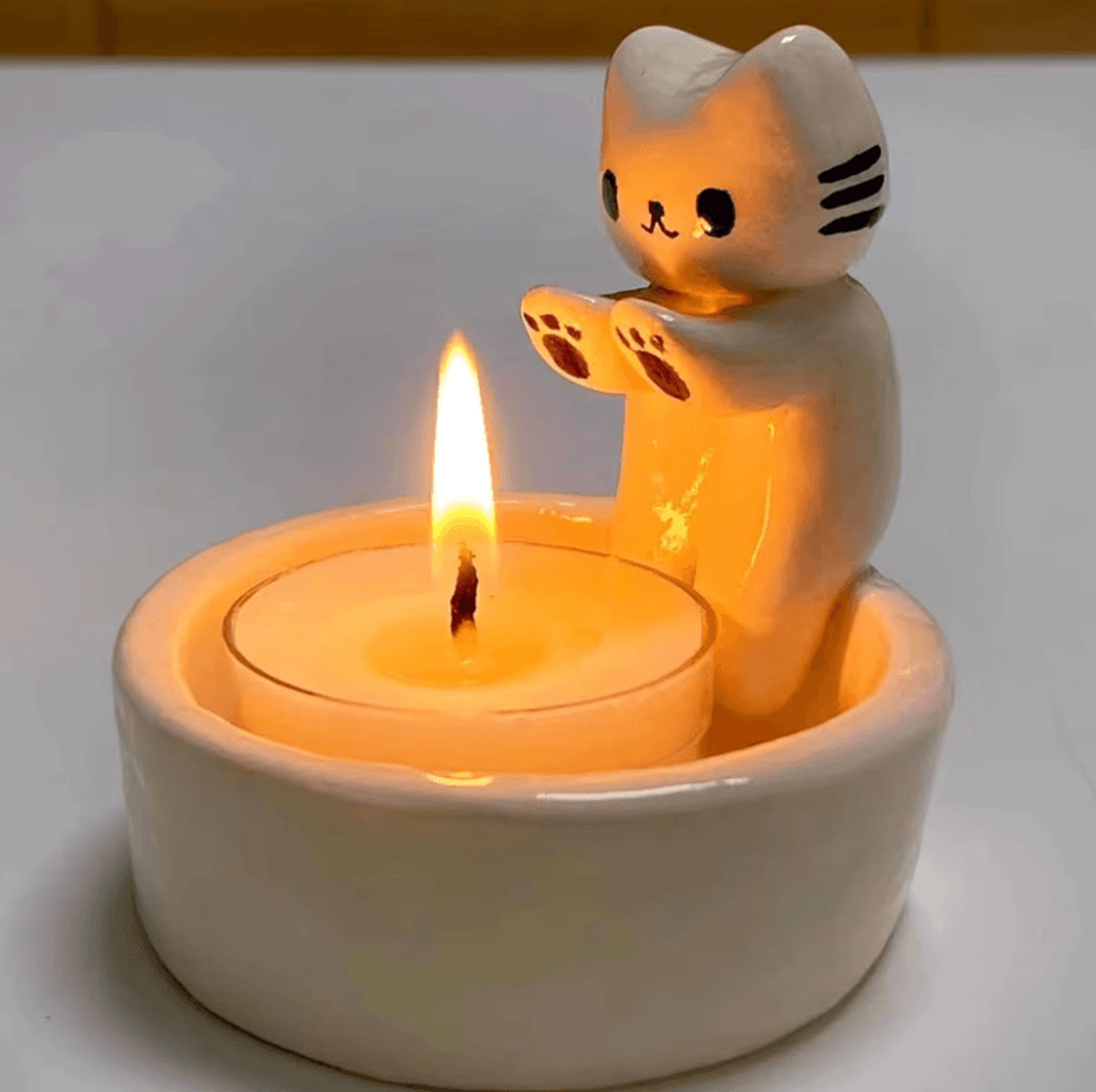 Cute Kitten Candle Holder  Creative Aromatherapy Candlestick Decoration 0