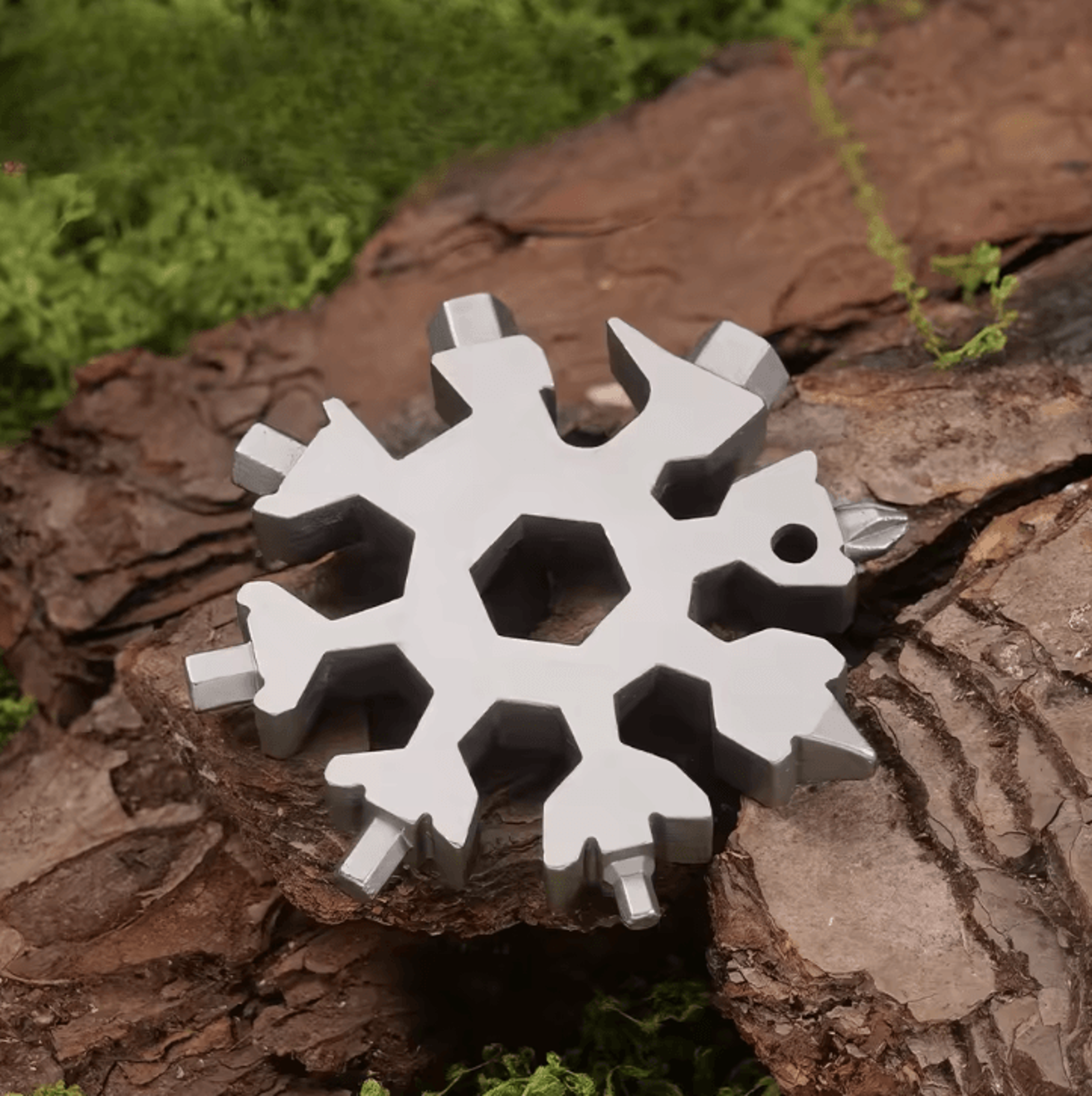 Multifunction Snowflake Tool  Stainless Steel Bottle Opener With Screwdriver  Wrench For Camping  E 0