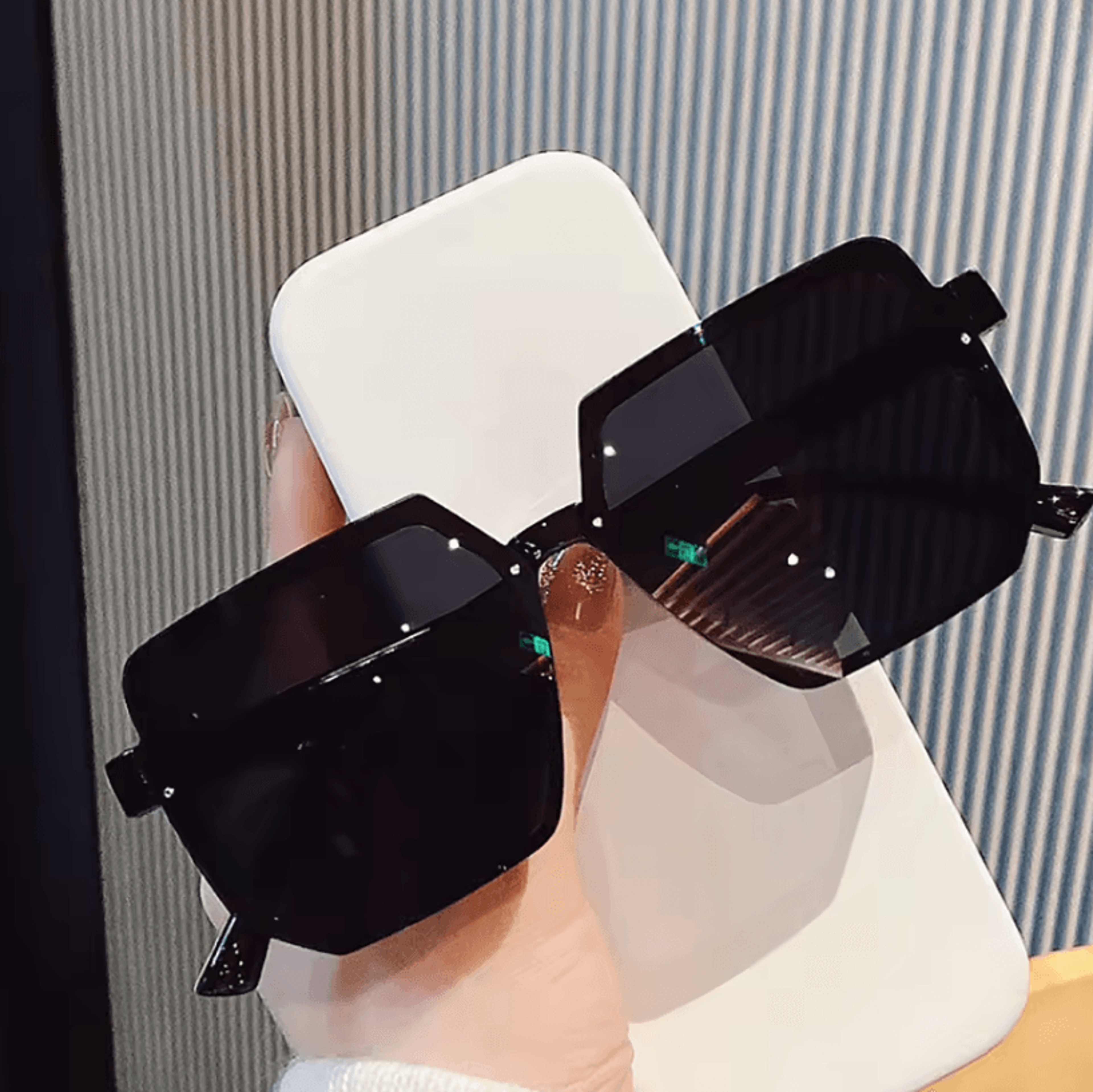 Retro Oversized Square Sunglasses  Vintage Polygon Frame UV Protection Shades For Men  Women 0