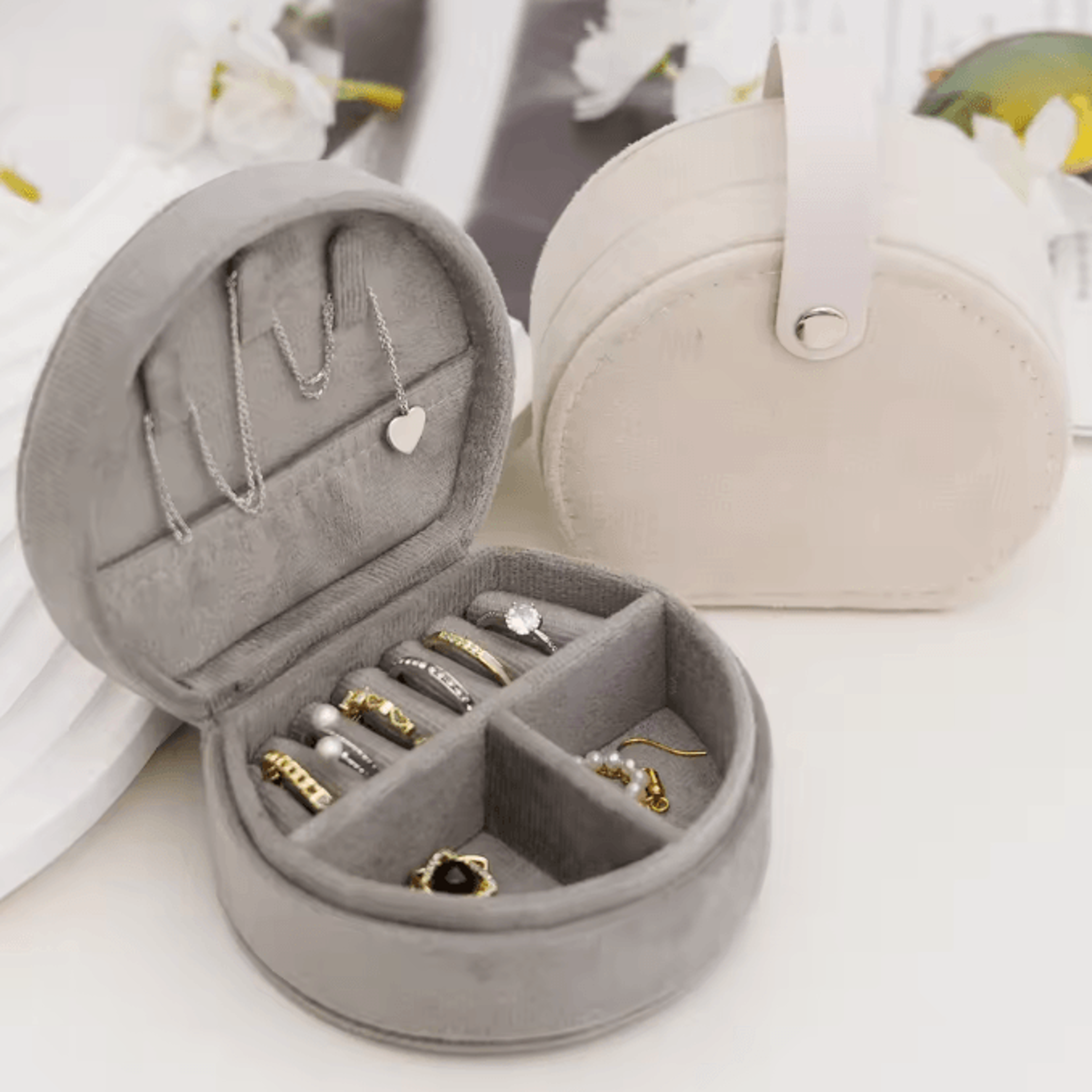 VelvetMini Portable Jewelry Box Travel Organizer Flannel Compact Storage Case For Rings Earrings Ne 1