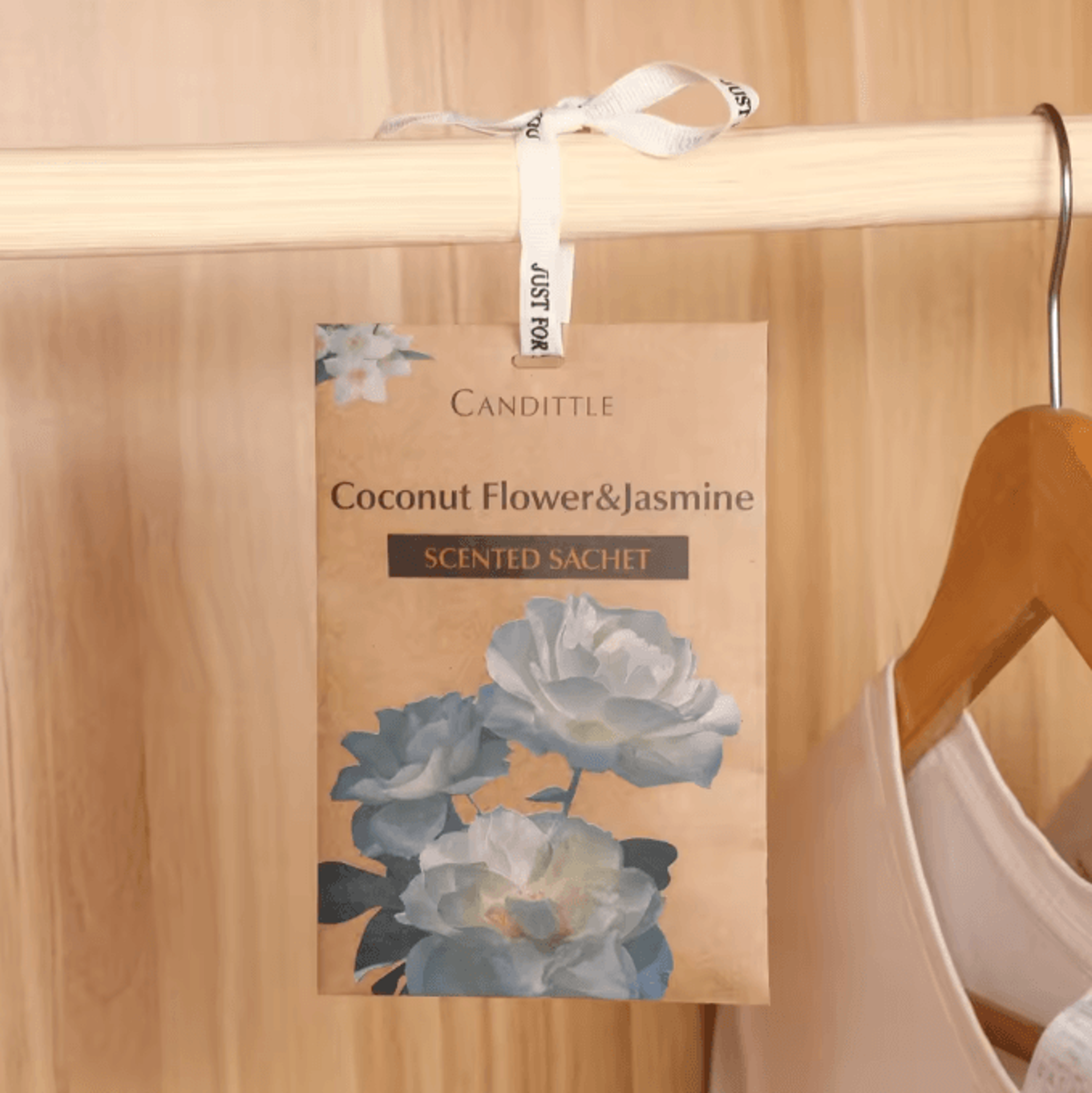 6Pack Oud Lavender Sandalwood Scented Sachet Set  LongLasting Closet  Drawer Fragrance Bags 4