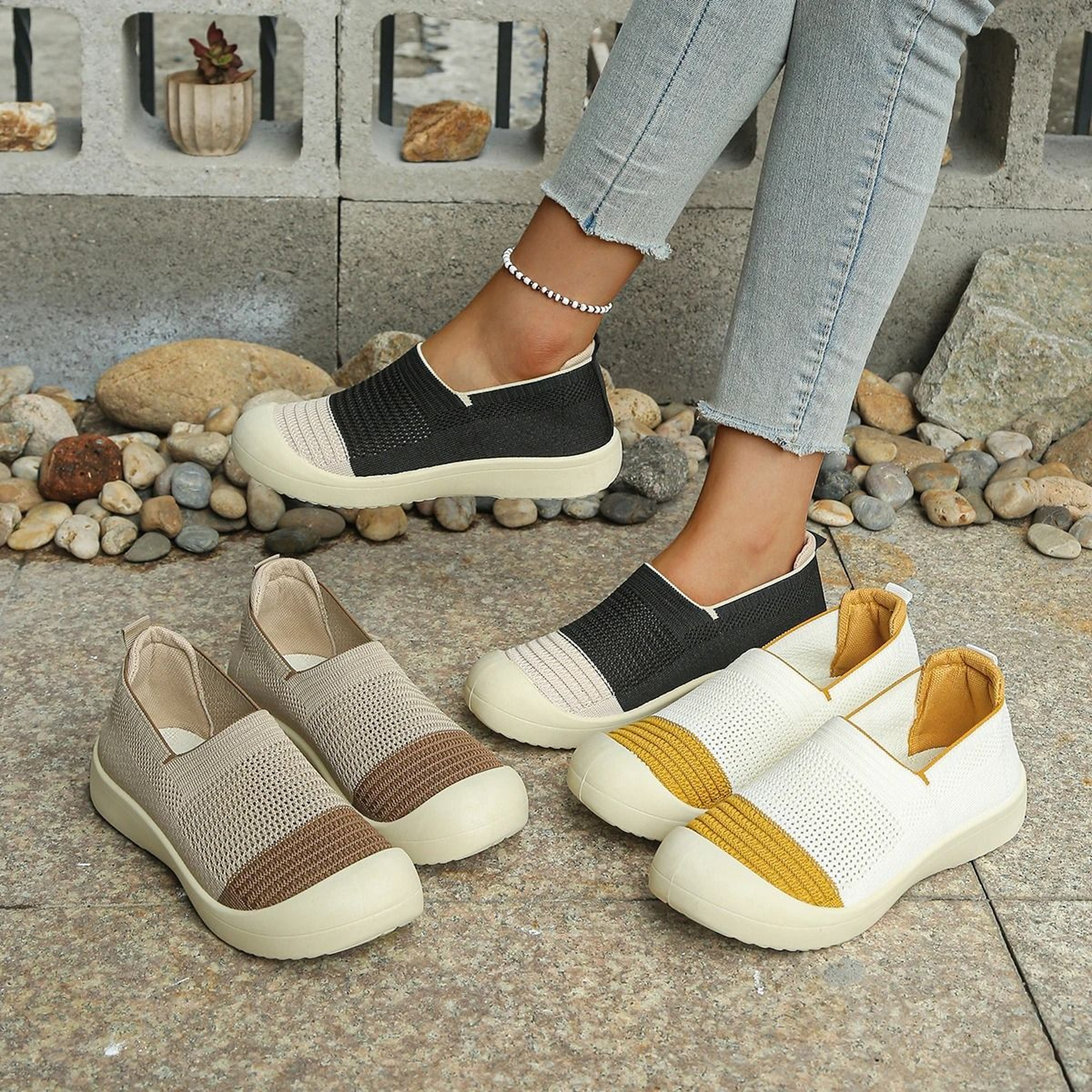Womens Retro Dual Tone Slip On Comfort Shoes 0
