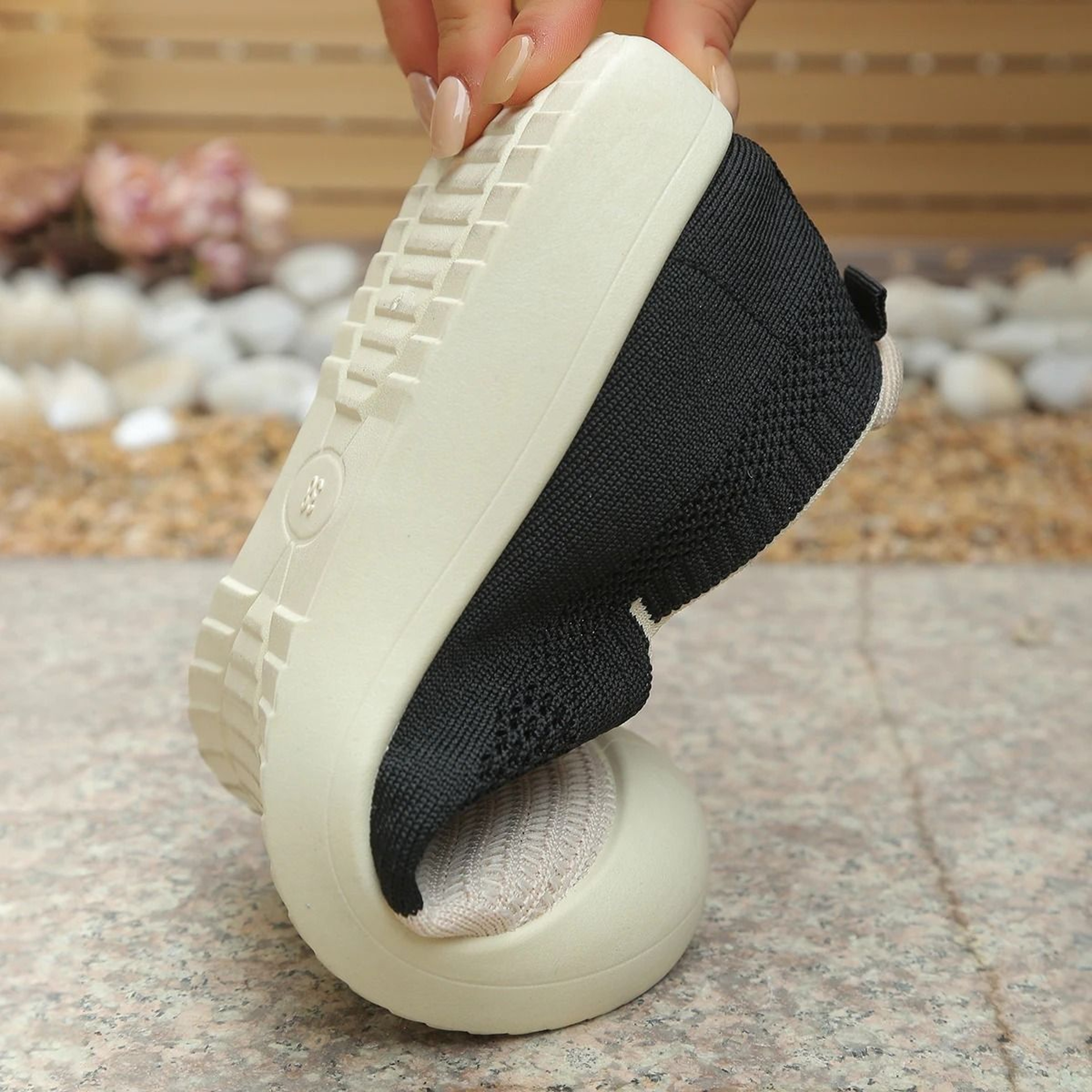 Womens Retro Dual Tone Slip On Comfort Shoes 2