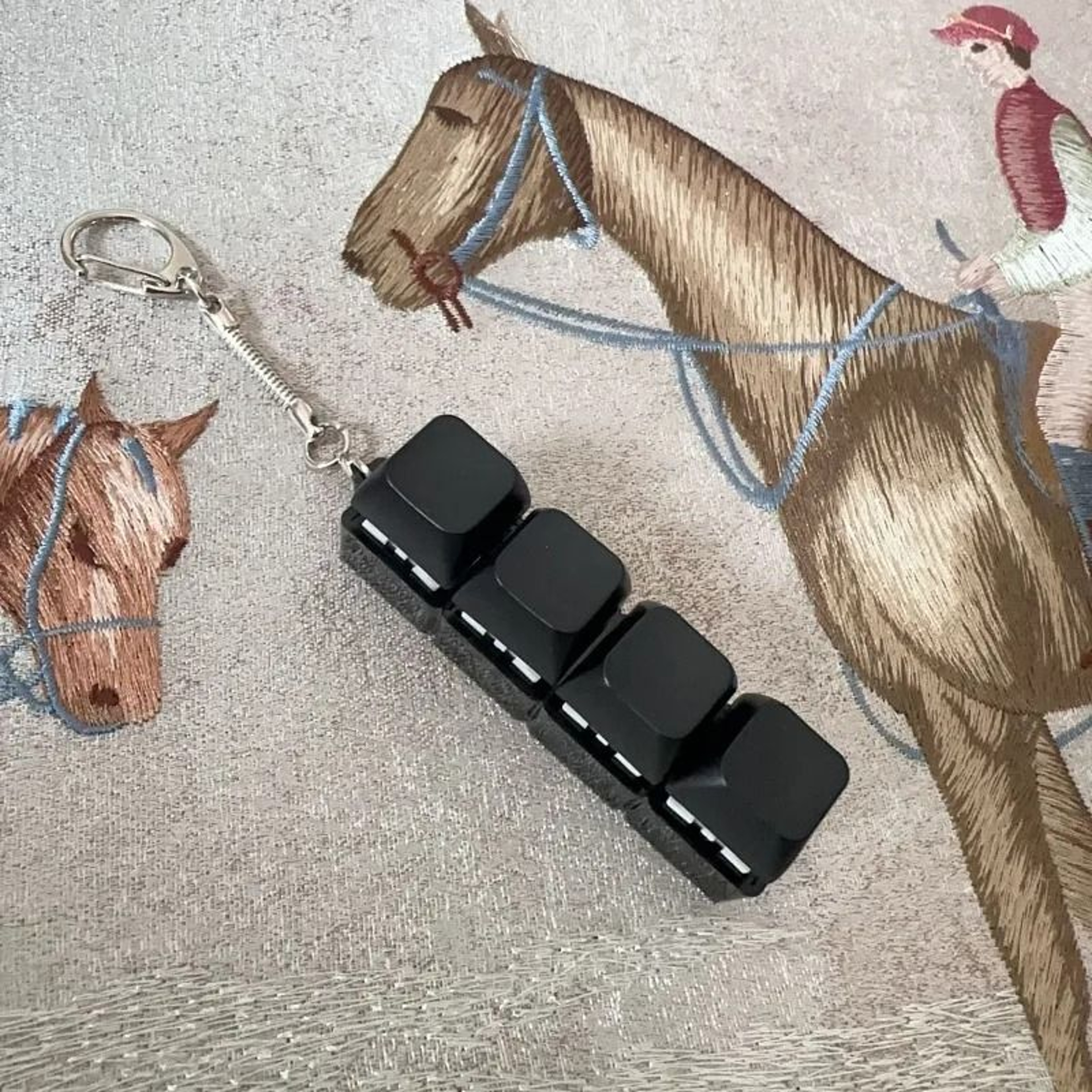 4 Key Mechanical Fidget Keychain 7