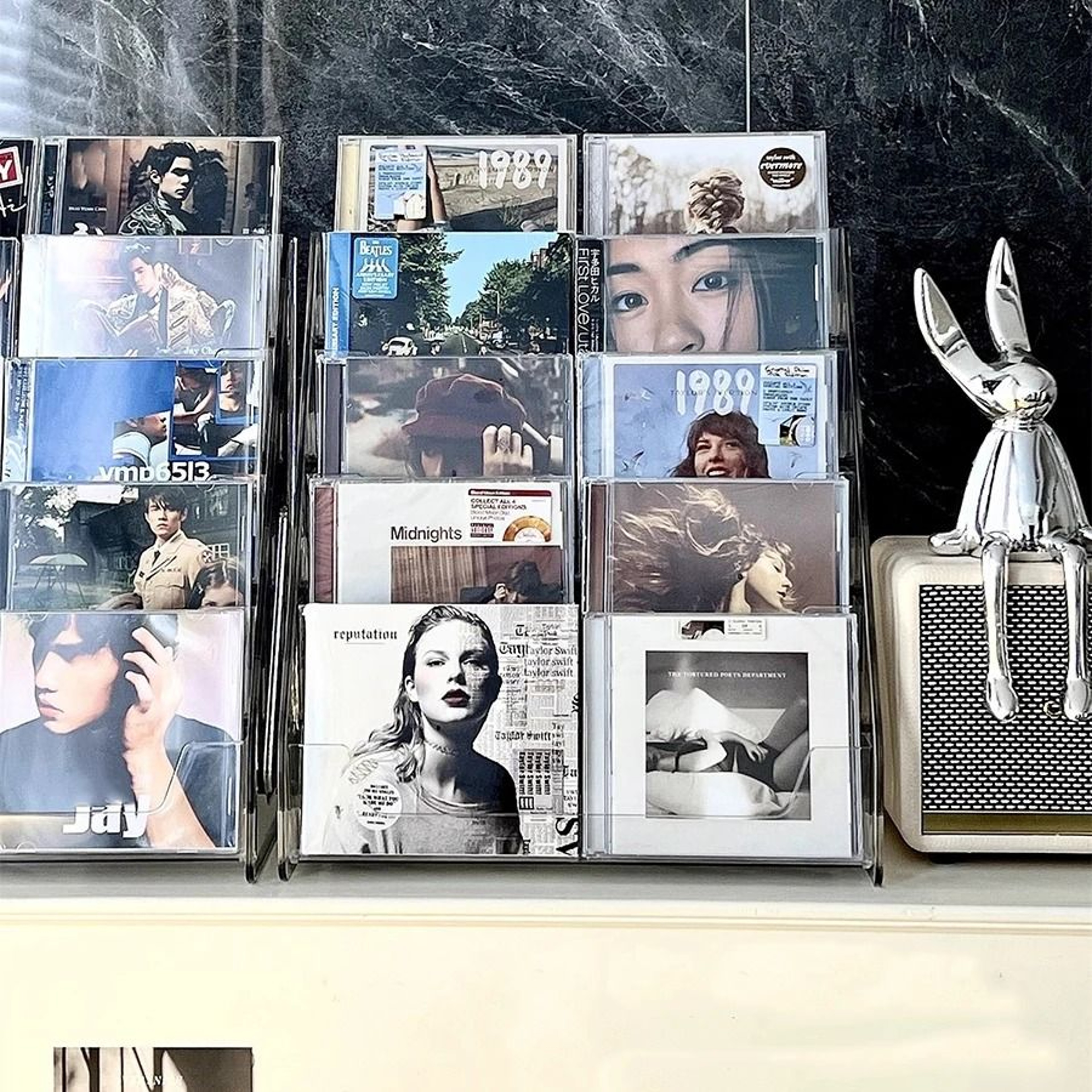 Clear Acrylic CD And Vinyl Record Display Rack For Albums Media Storage And Collectible Organizatio 4