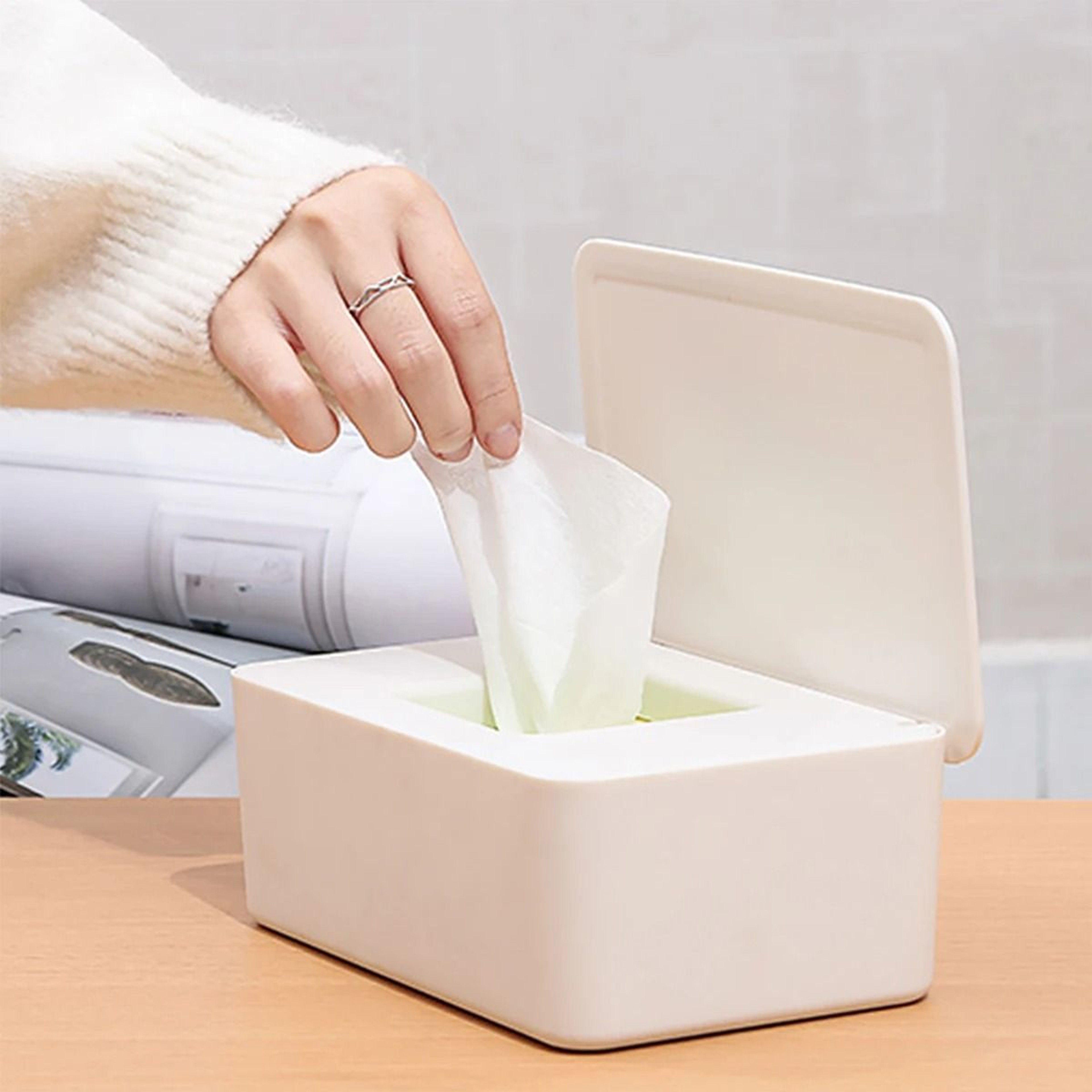 Portable Wet Wipes Dispenser Dustproof Tissue Storage Box With Lid 1