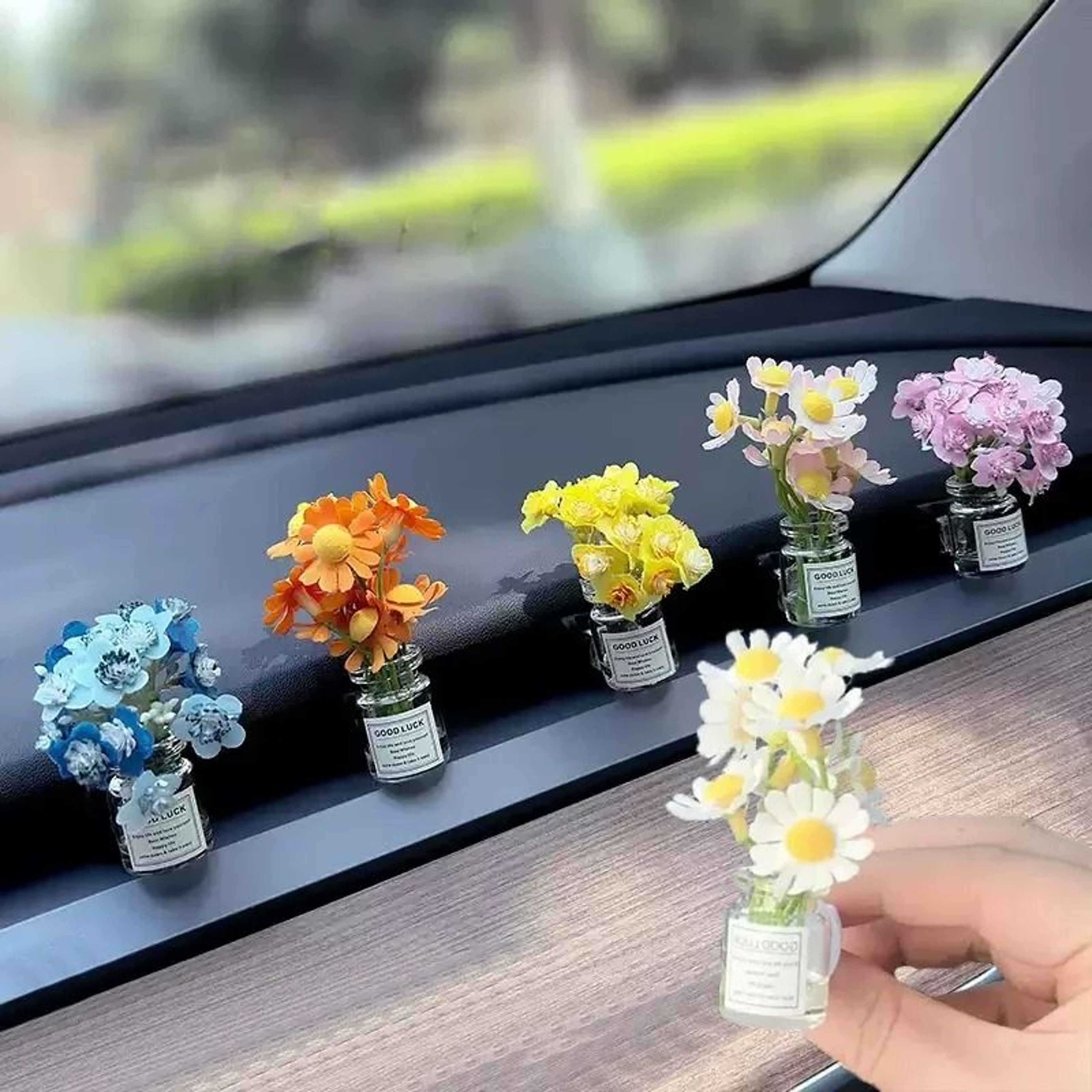 Mini Vase Car Air Vent Aromatherapy Diffuser Clip With Simulated Flowers 0