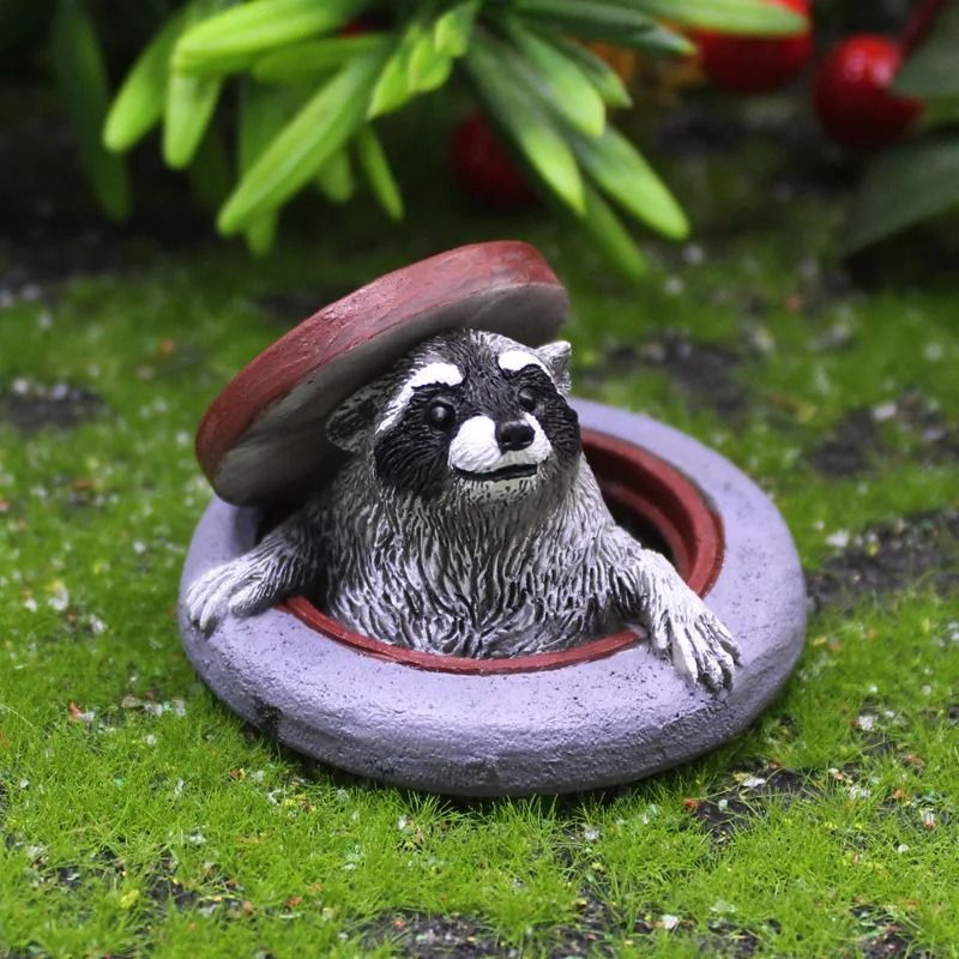 Cute Resin Decorative Raccoon Statue  Outdoor Garden Animal Sculpture 0