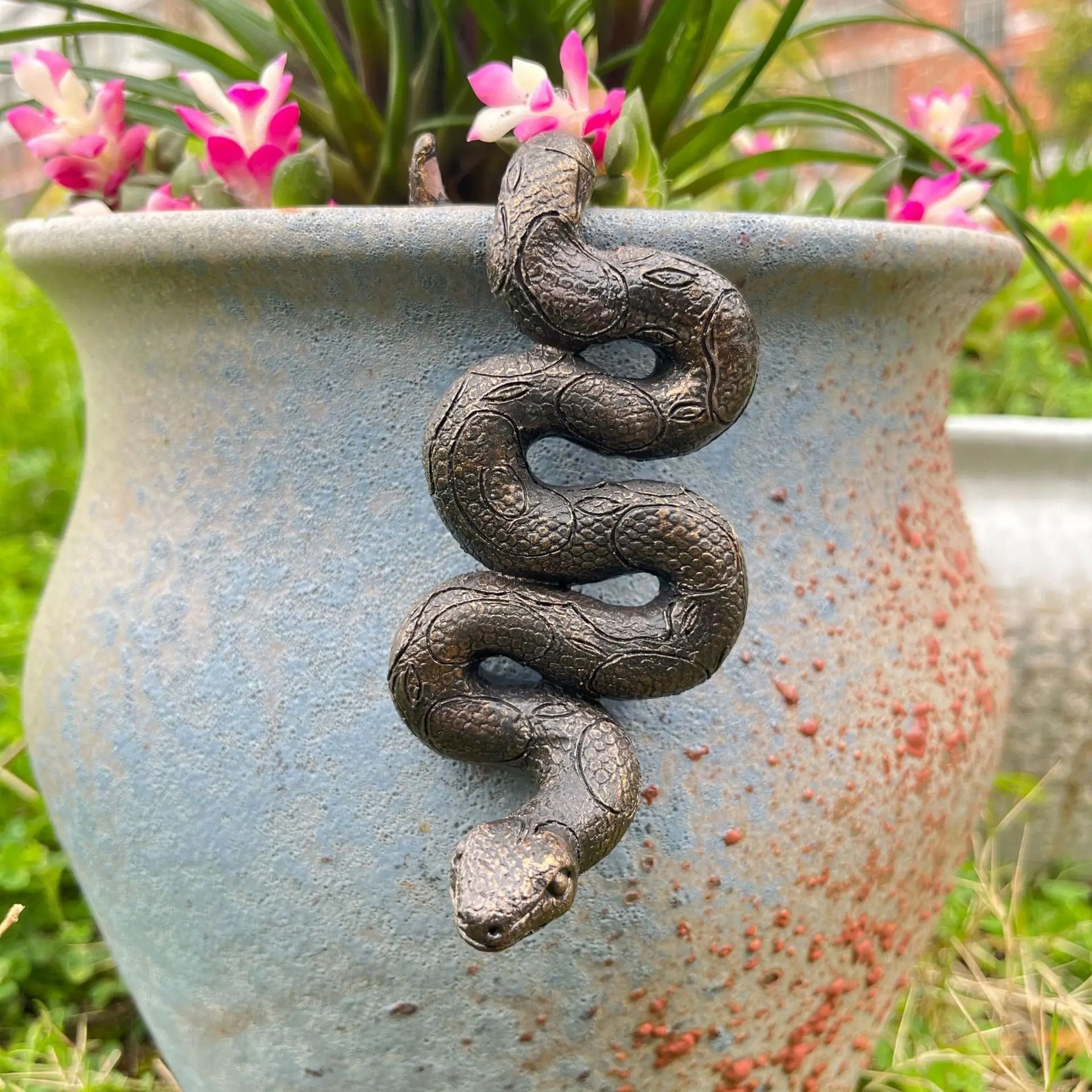 Vintage Snake Plant Pot Hanger Decor  Handcrafted Resin Snake Figurine For Planters And Patio 5