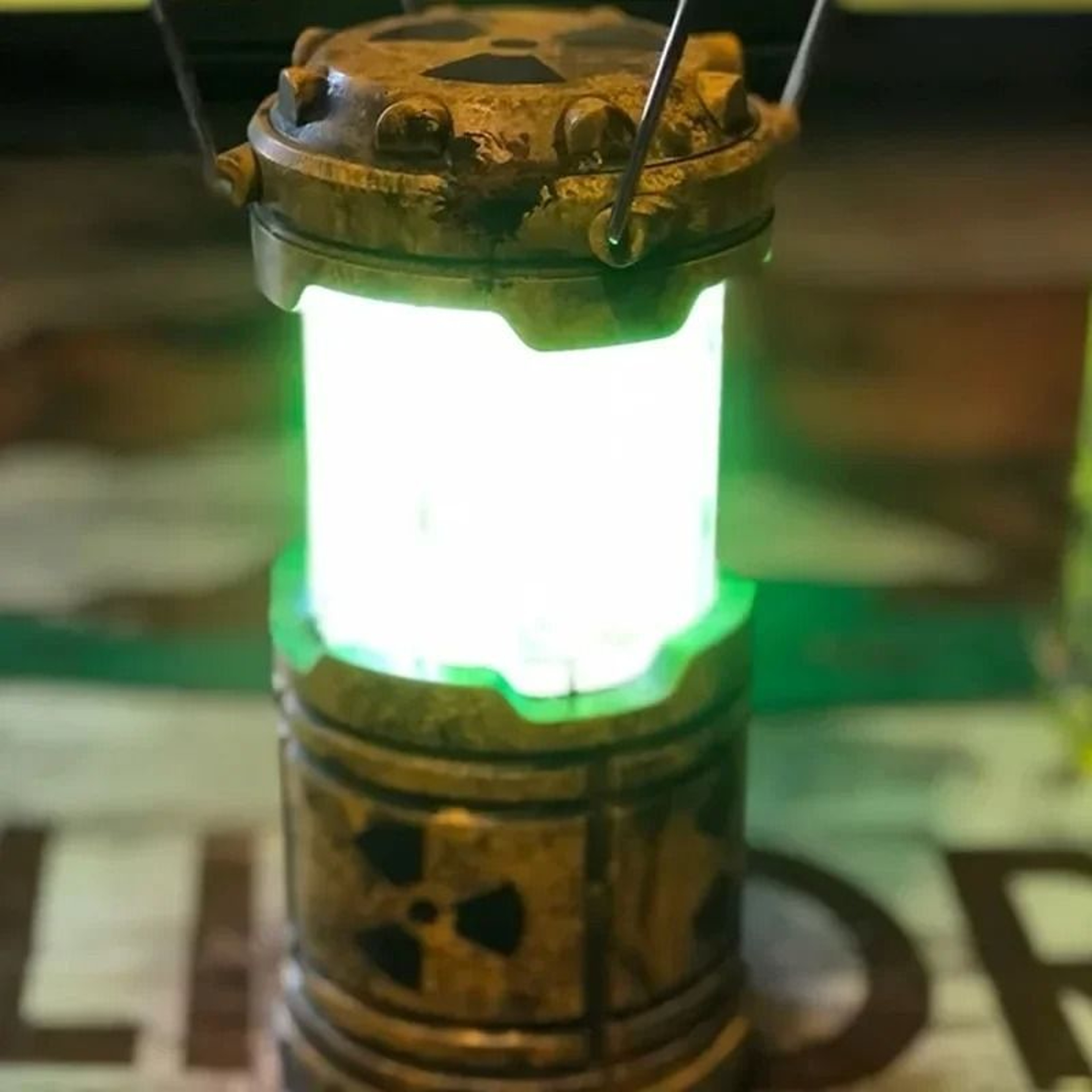 Nuclear Reactor Lantern Mini Handheld Nuclear Reaction Push Simulation Illuminator Toy Sci Fi Desk  0