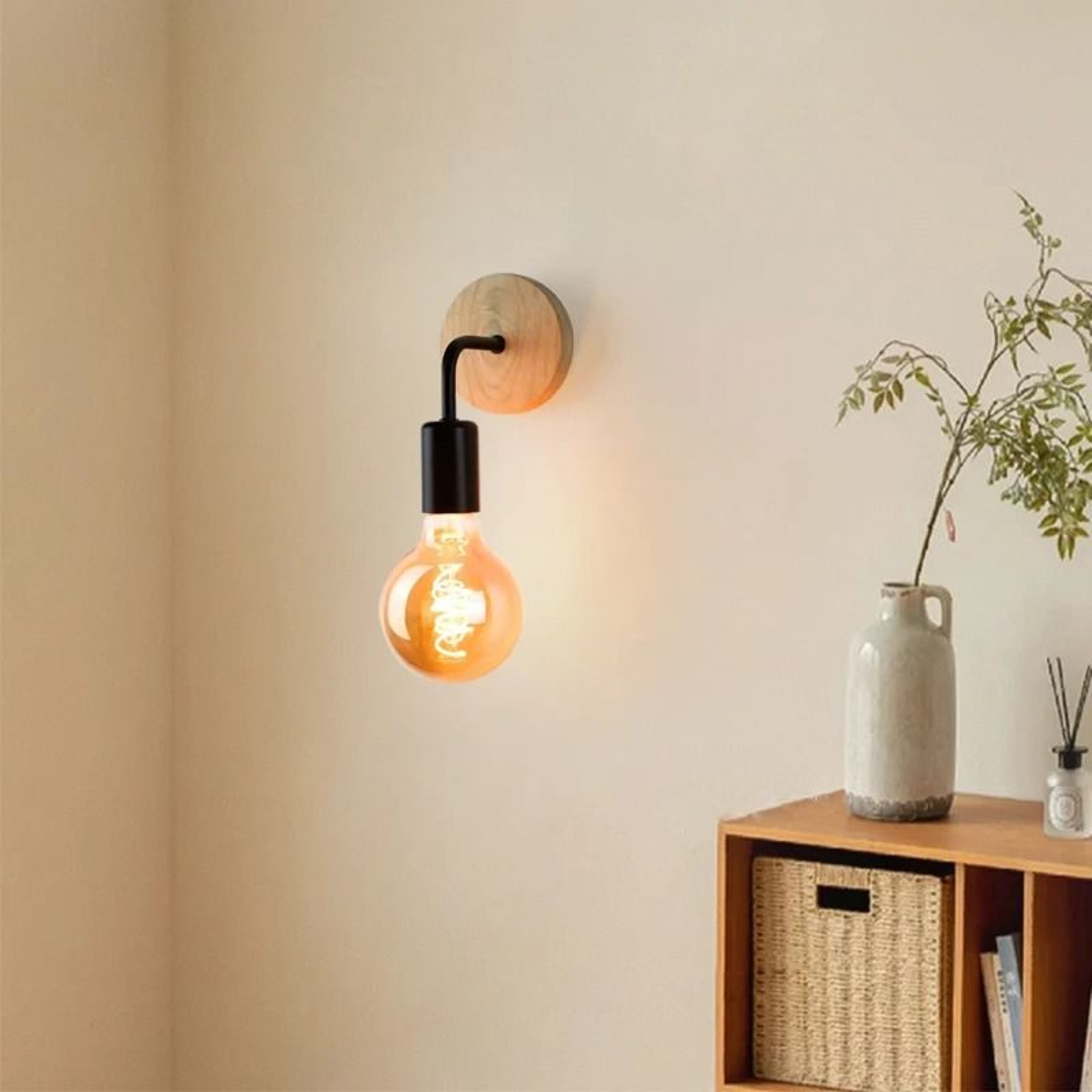 Vintage Wood LED Wall Sconce Lamp With E27 Base For Bedside Bedroom And Dining Room 4