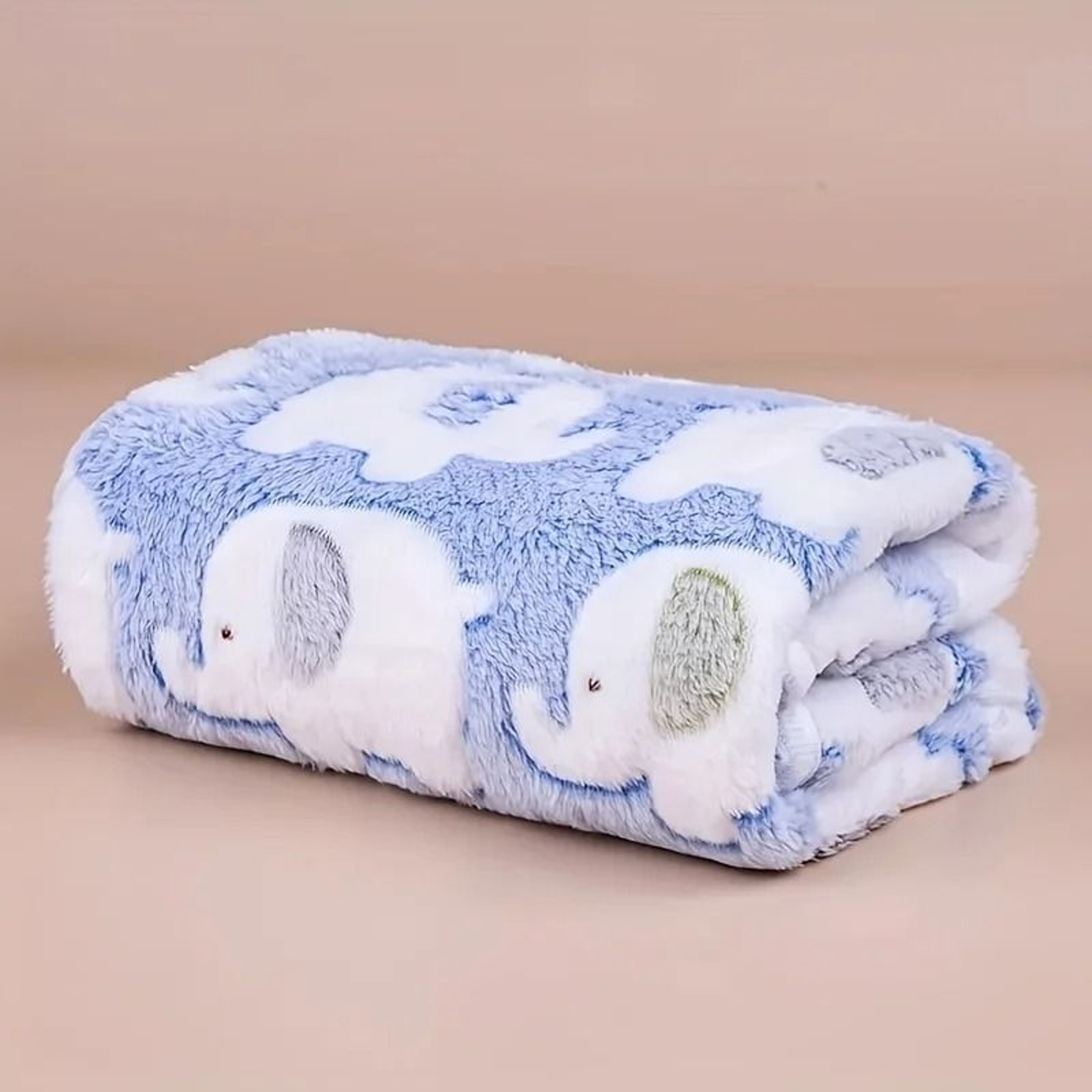 Soft And Cozy Cartoon Elephant Flannel Pet Blanket Throw For Dogs And Cats 0