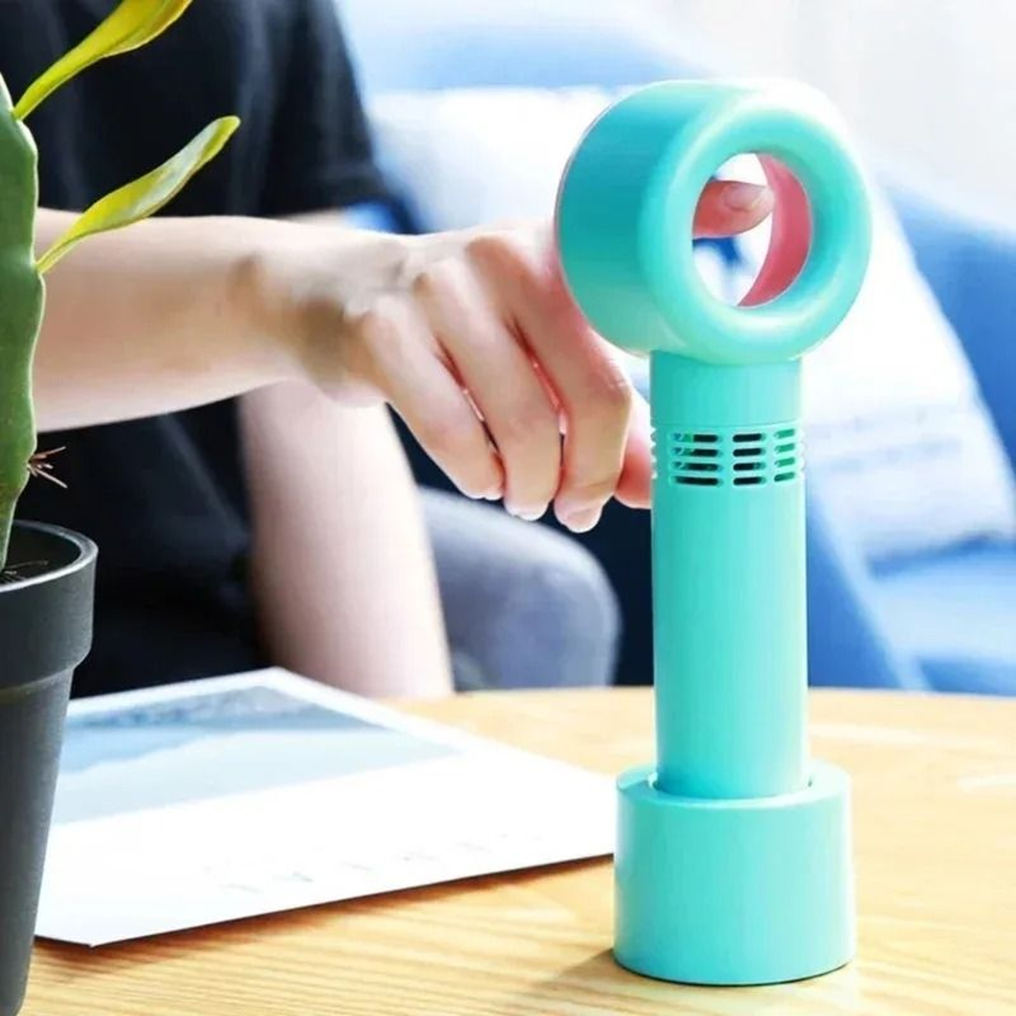 Portable USB Rechargeable Bladeless Eyelash Dryer And Mini Cooling Fan For Lash Extensions 2