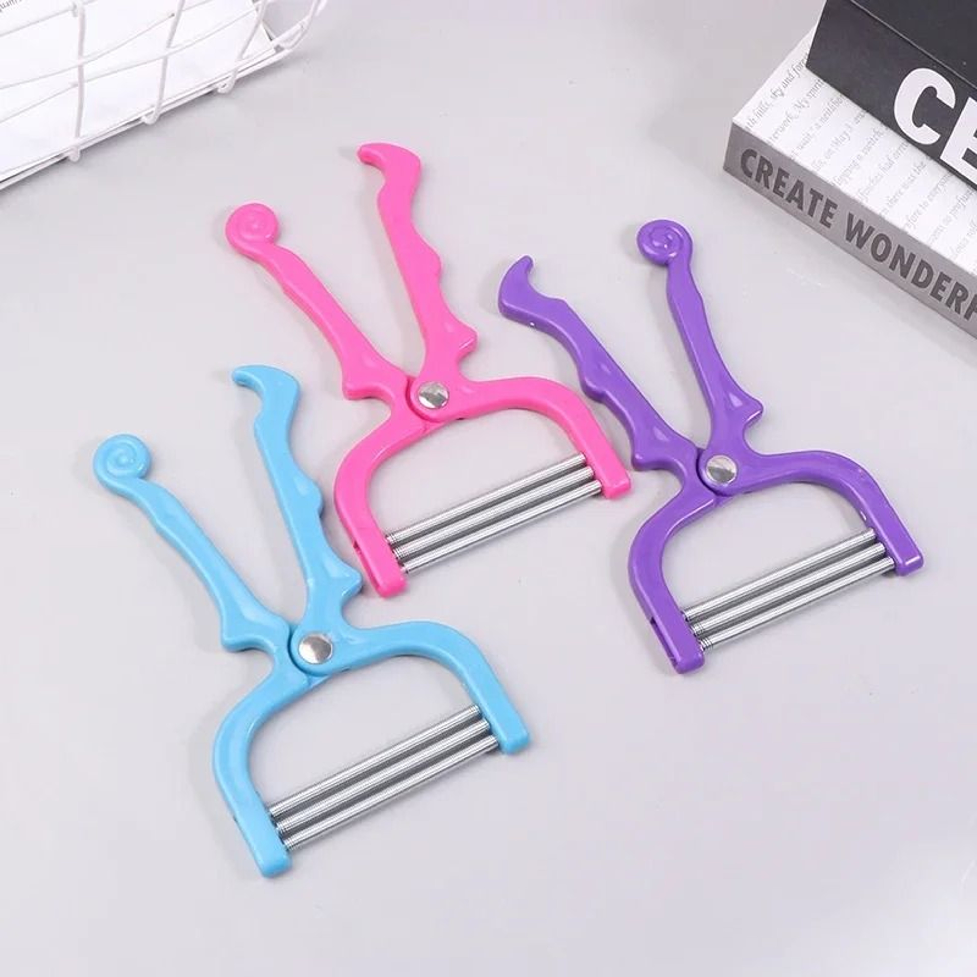 Handheld Mini Facial Hair Epilator Spring Threading Tool For Cheeks Chin And Eyebrows 0