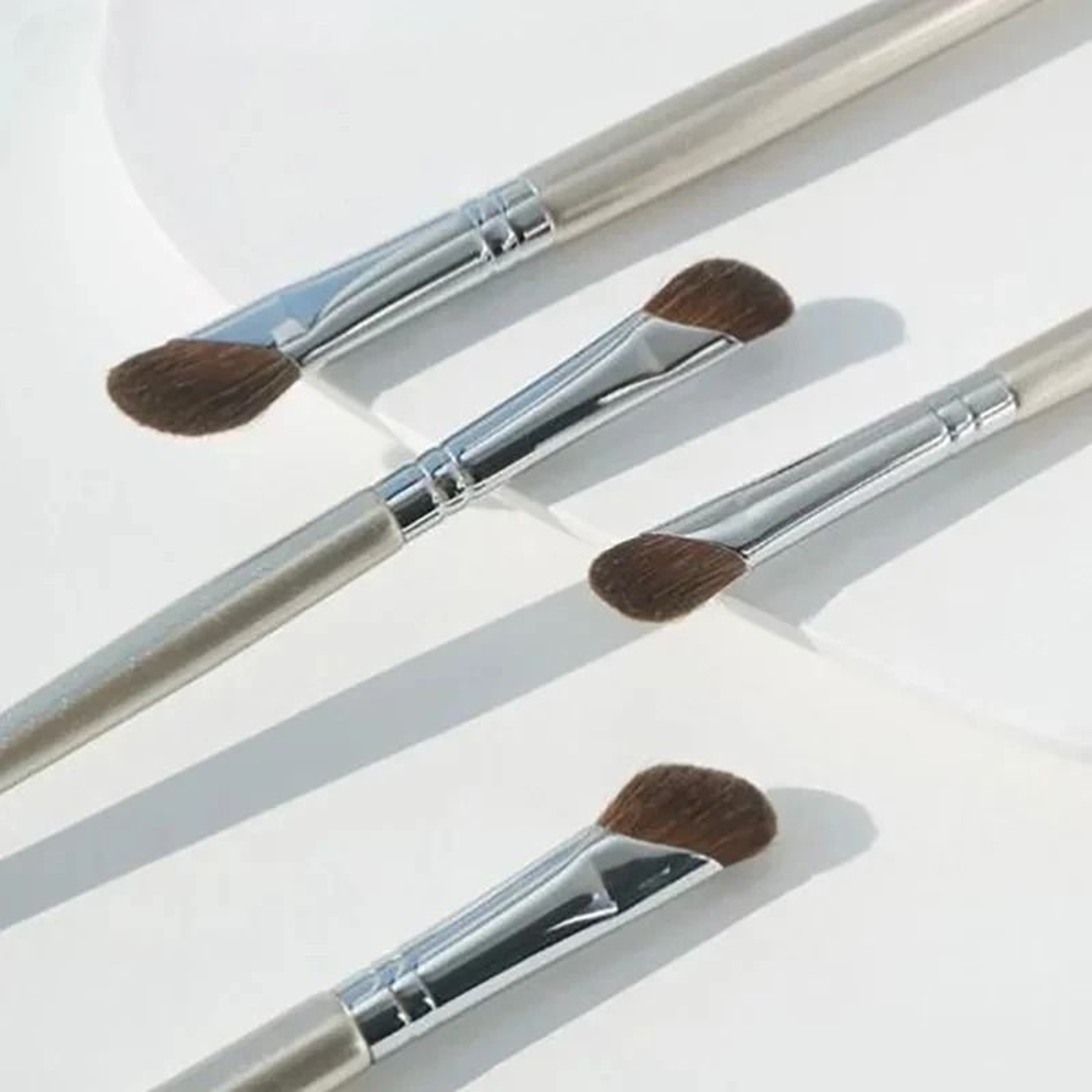 Sickle Bevel Angled Nose Shadow Brush And Flat Head Contour Smudge Makeup Tool 1