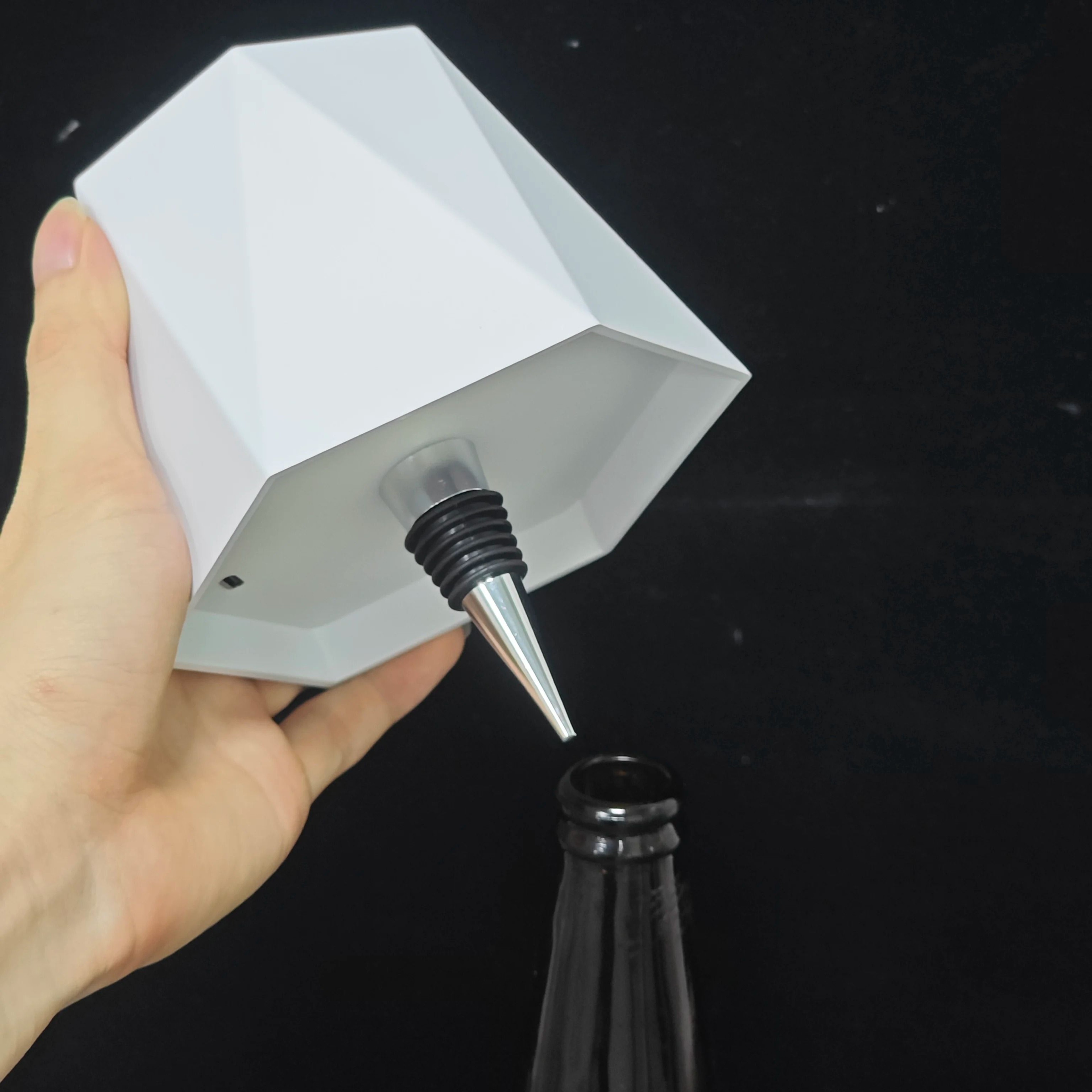 Outdoor Touch Control LED Desk Lamp Wine Bottle Light USB Charging Cordless Dining Table Lamp 1