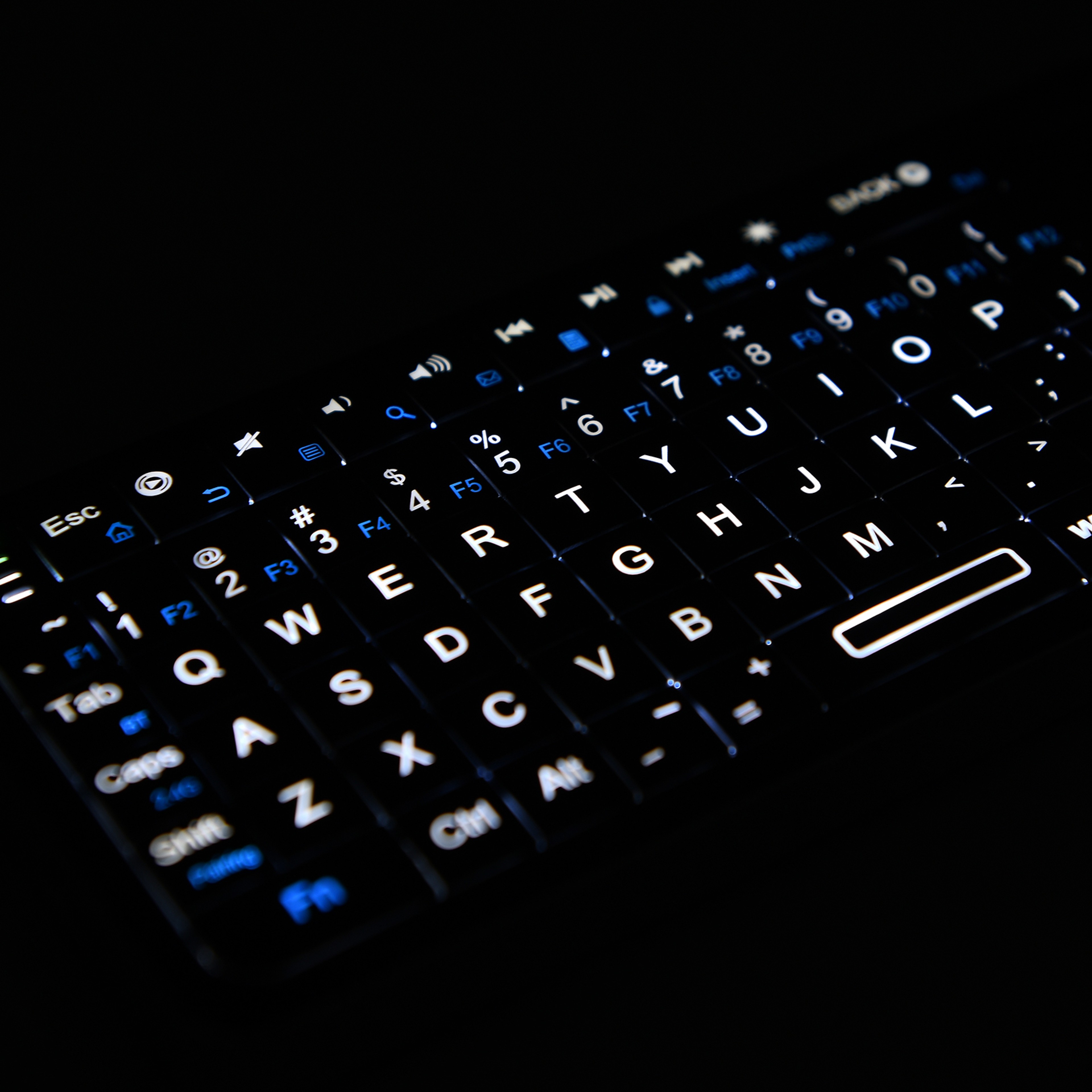 Mini Bluetooth Keyboard With Touchpad Backlit Wireless Keyboard For Android TV PC And Laptop 1