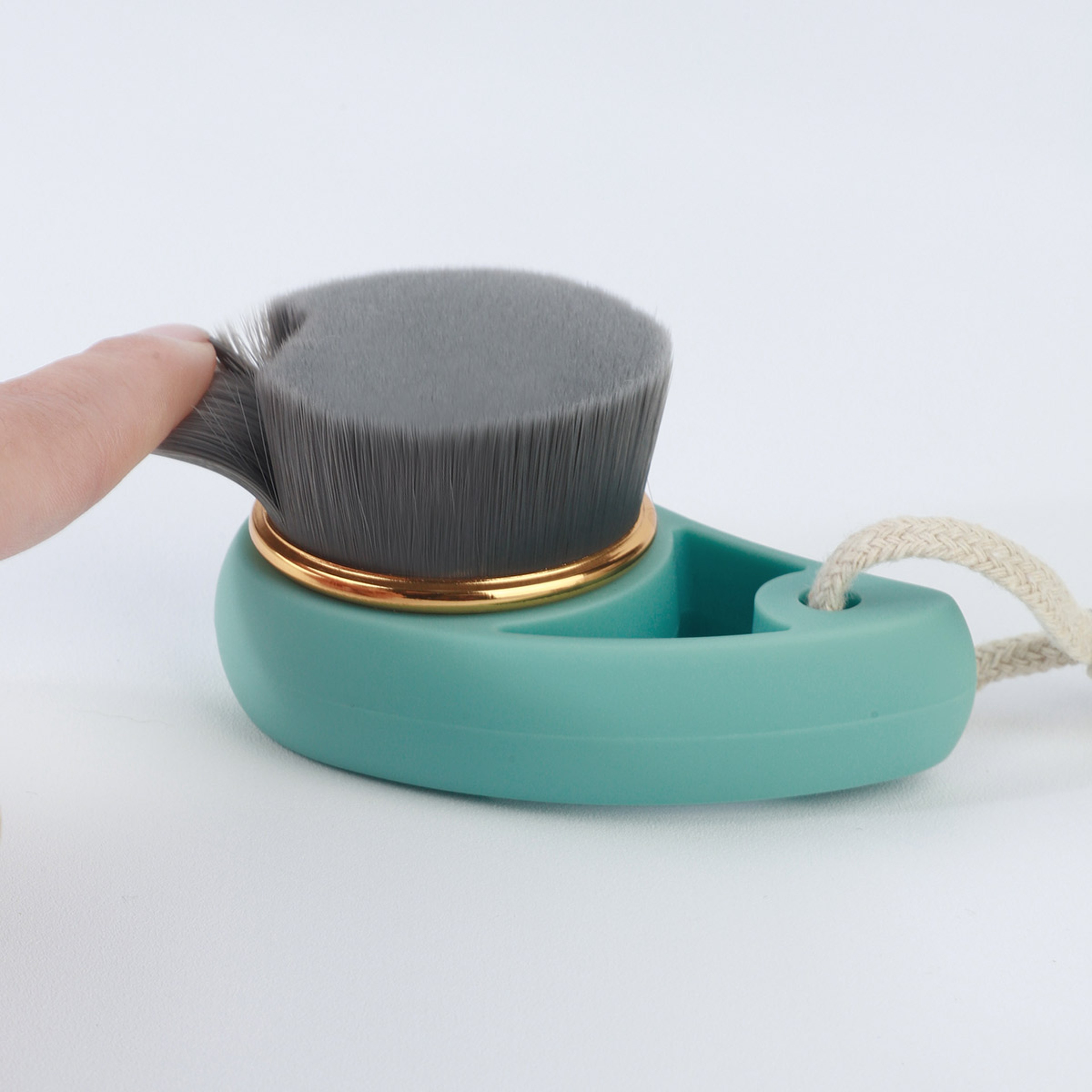 Bamboo Charcoal Facial Cleansing Brush For Deep Pore Cleansing And Gentle Exfoliation 5