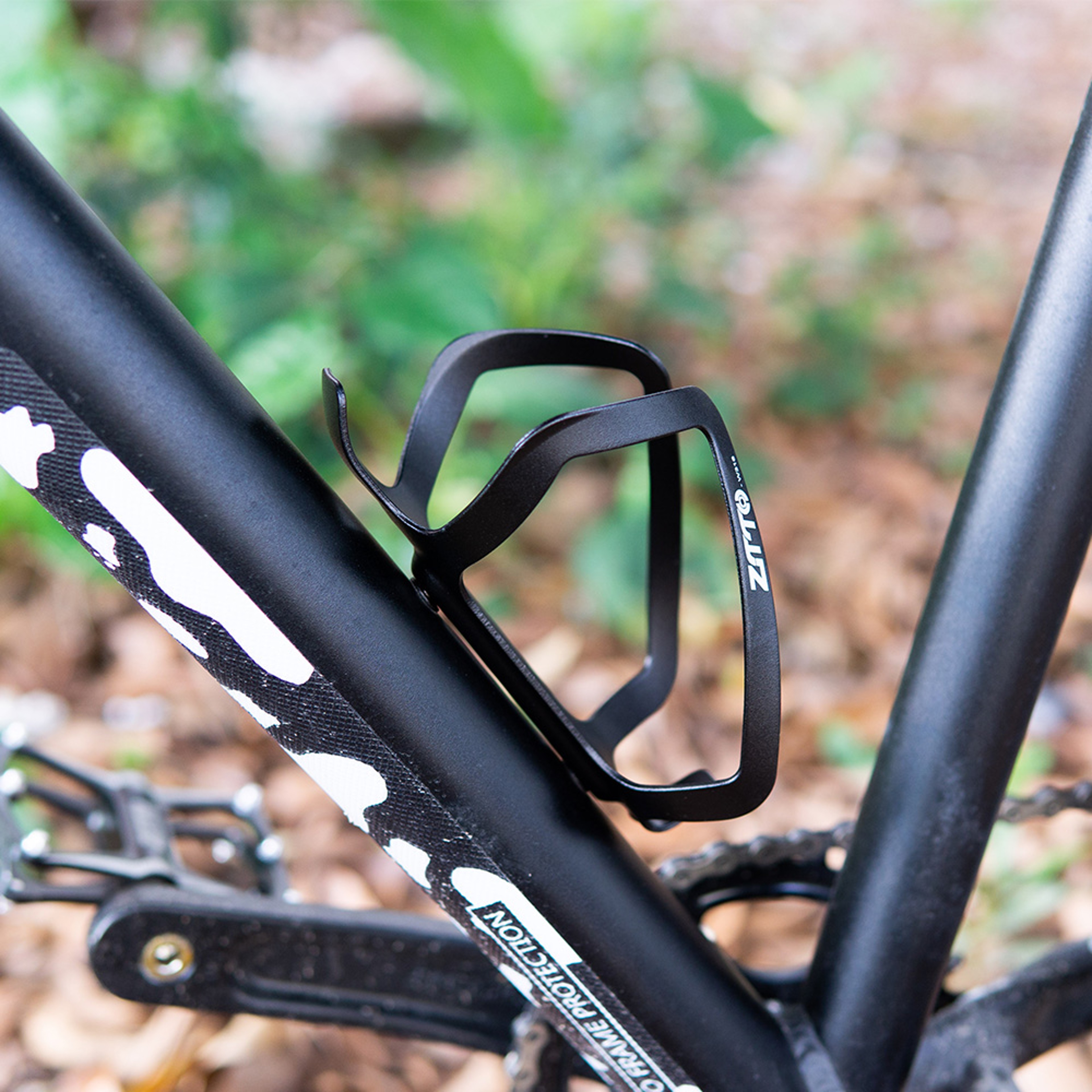 Ultralight Bike Bottle Cage Aluminum MTB Bottle Cage For Road And Mountain Bikes 1