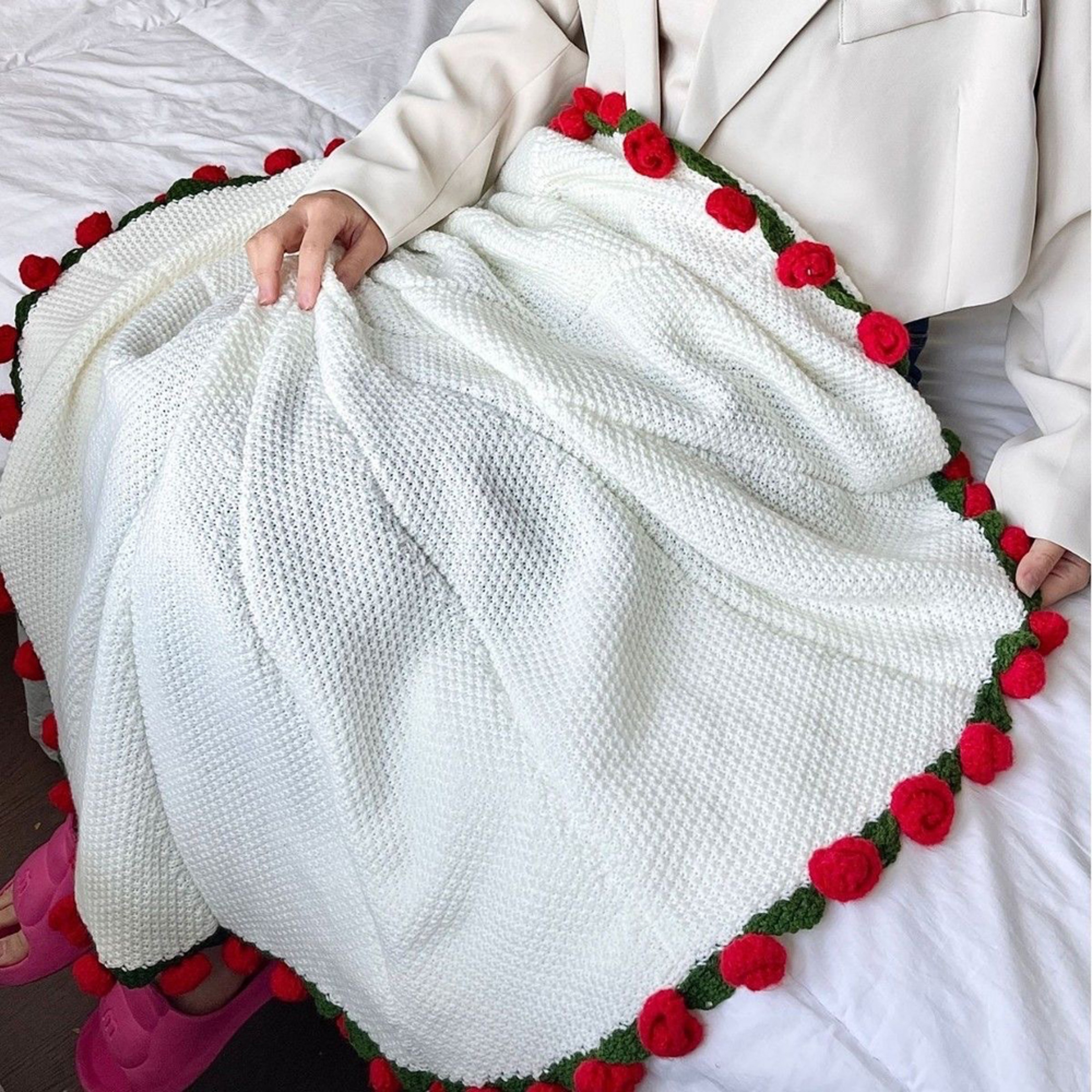 Soft And Lightweight Finished Flower Bouquet Blanket Knitted Throw Blanket For Valentines Day Weddi 1
