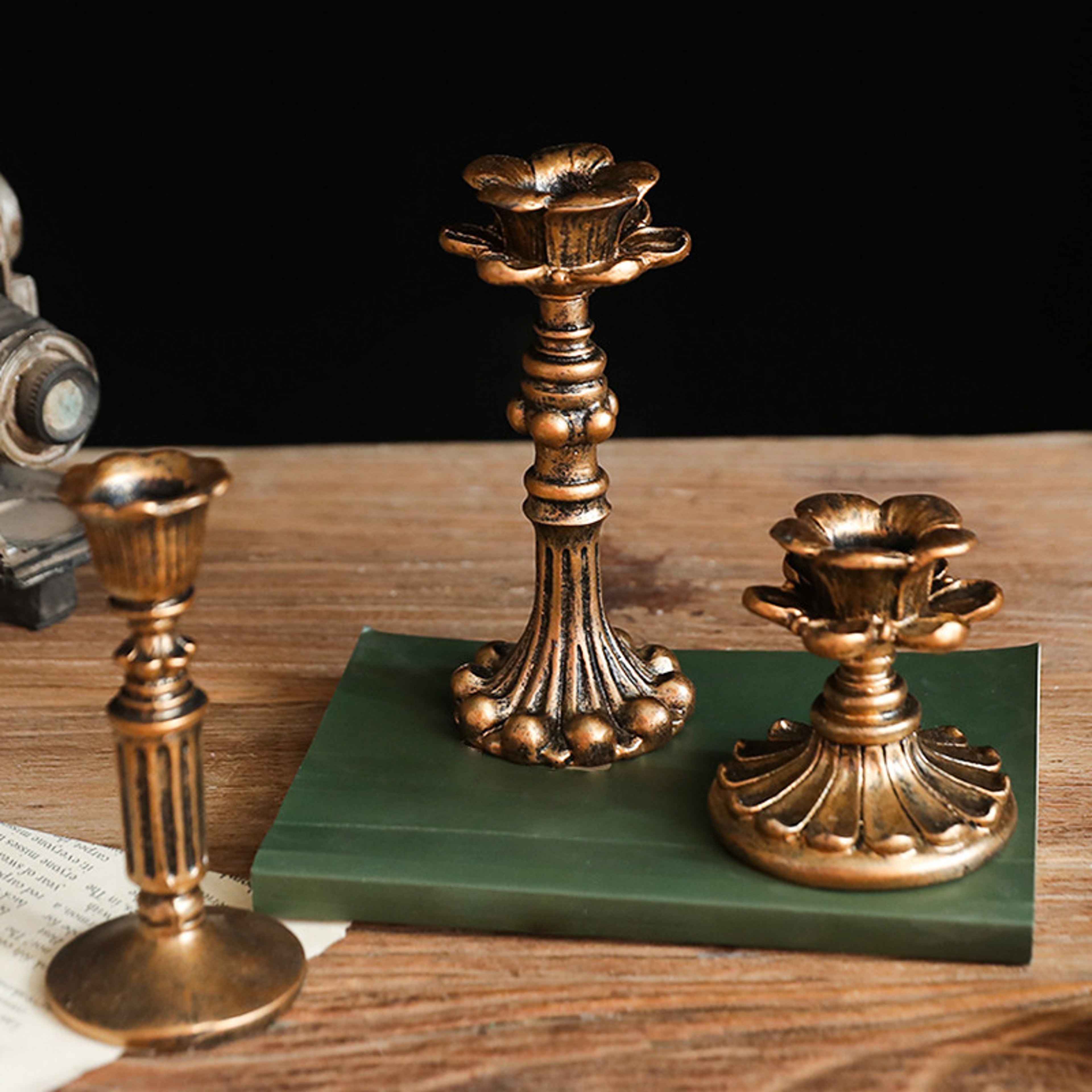 Antique Bronze Finish Resin Candle Holders Vintage Taper Candle Sticks For Wedding Dinner Party Tab 3
