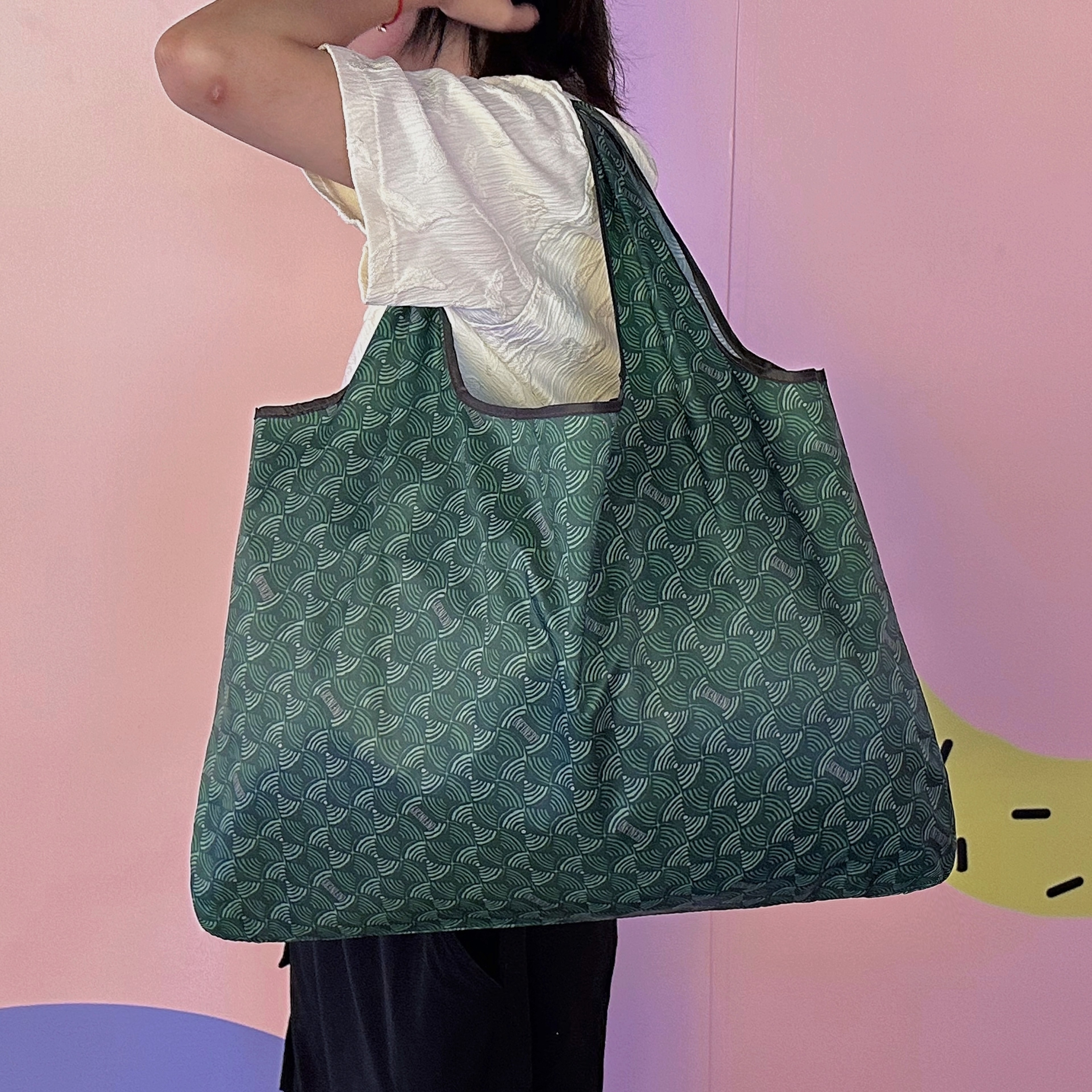 EcoFriendly Foldable Shoulder Bag Large Capacity Reusable Satchel Travel Bag With Printed Design 2