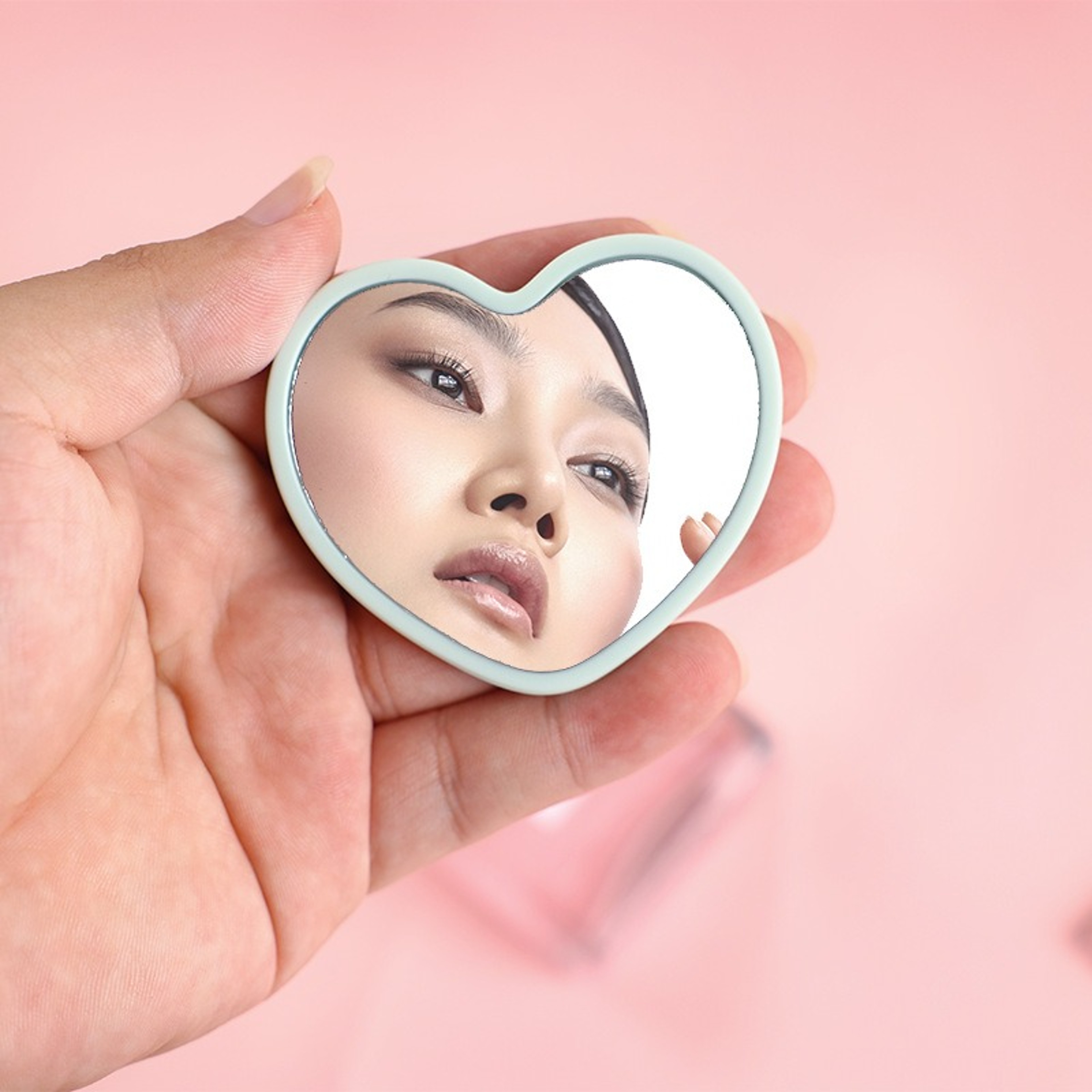 Portable Heart Makeup Mirror Small Compact Cosmetic Hand Mirror for Women and Students – view 4