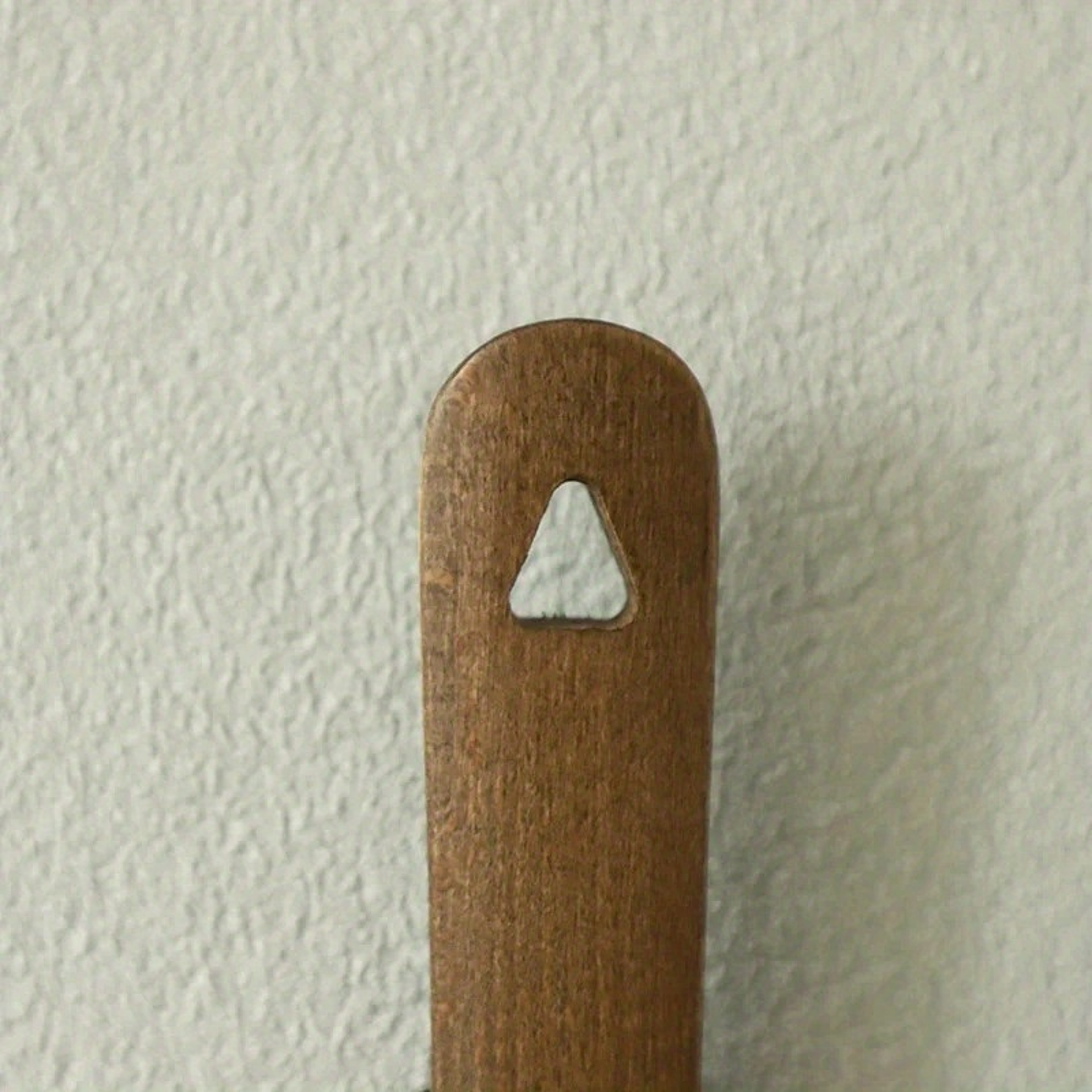 Drill Free Magnetic Base Wooden Beech Shoe Horn Long Handled Shoe Wearing Tool For Home 2