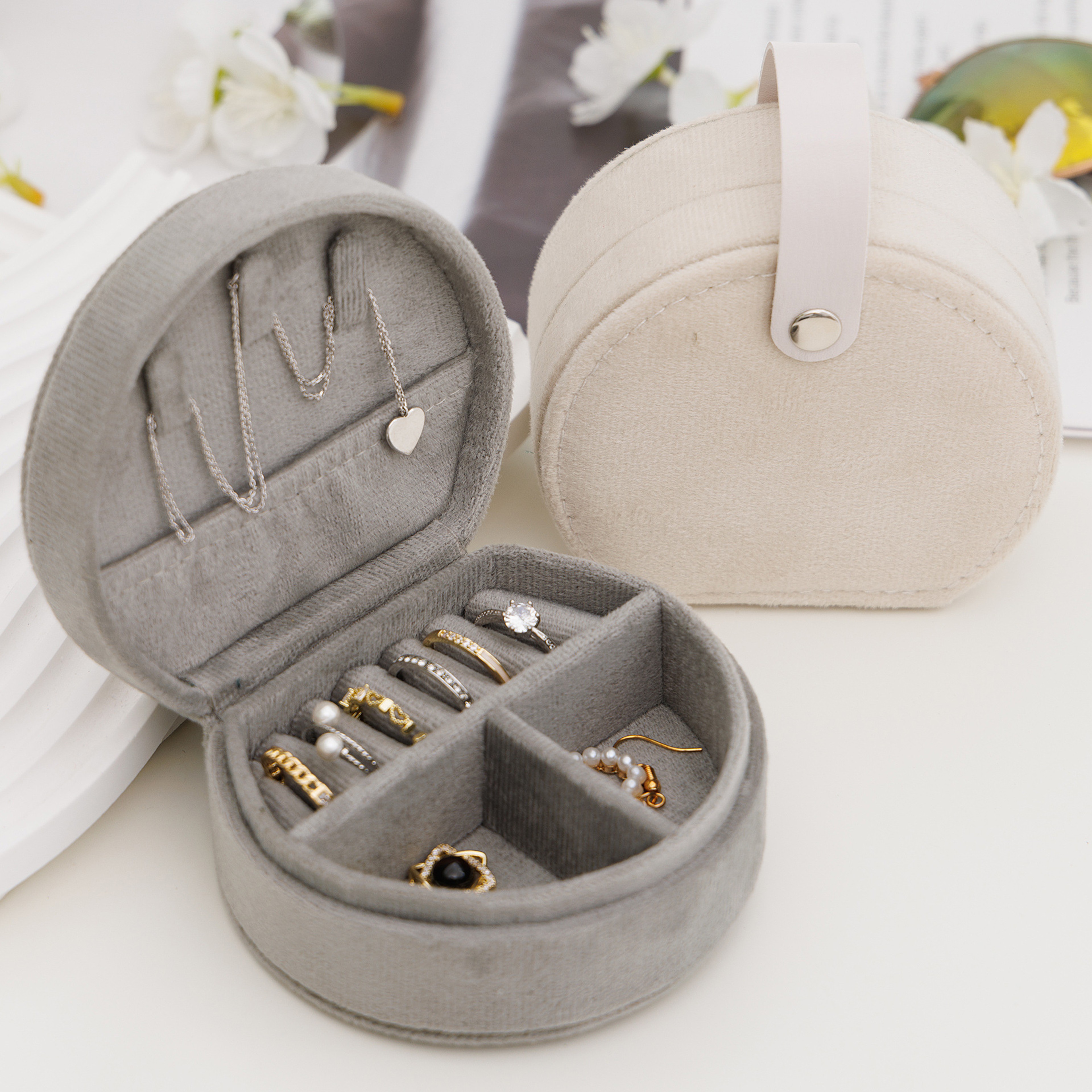 Mini Portable Cute Jewelry Box Flannel Storage For Rings Necklaces Earrings And Studs Jewelry Organ 1