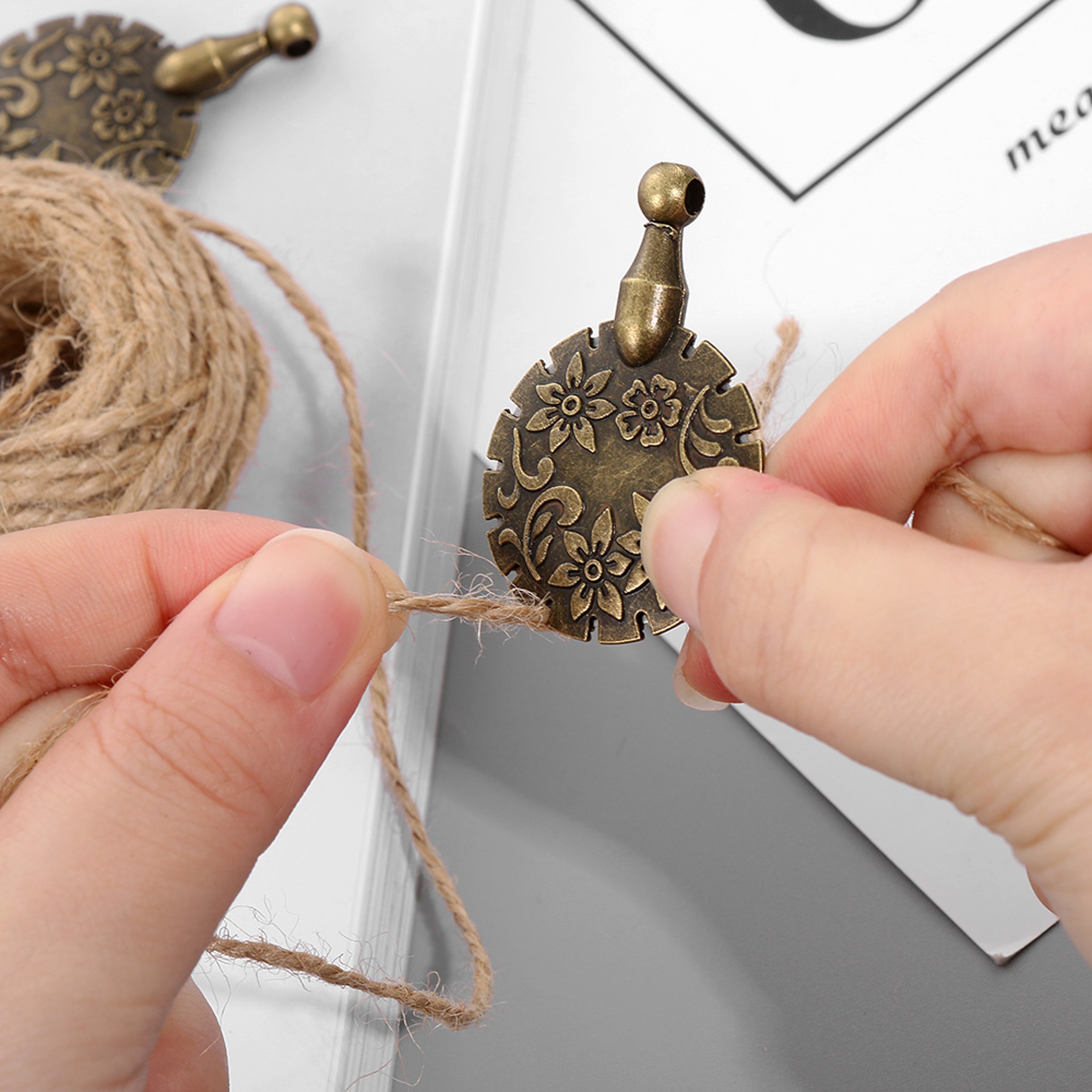 Cross Stitch Tools Retro Pendant Cut Slice Thread Cutter Takeup Tool 2