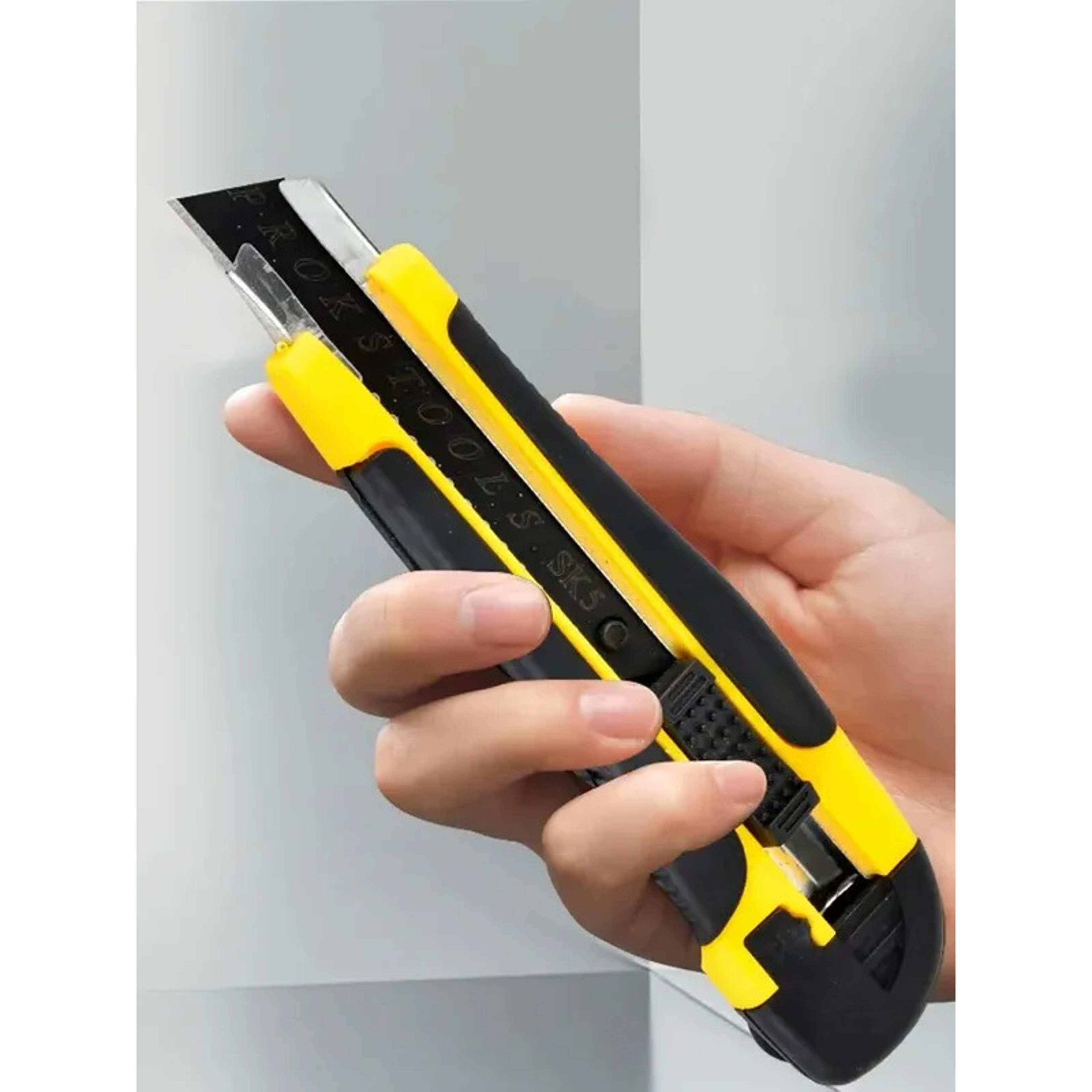 Self Loading Retractable Box Cutter Utility Knife with Heavy Duty Snap Off Blade Quick Change TPR Handle – view 3