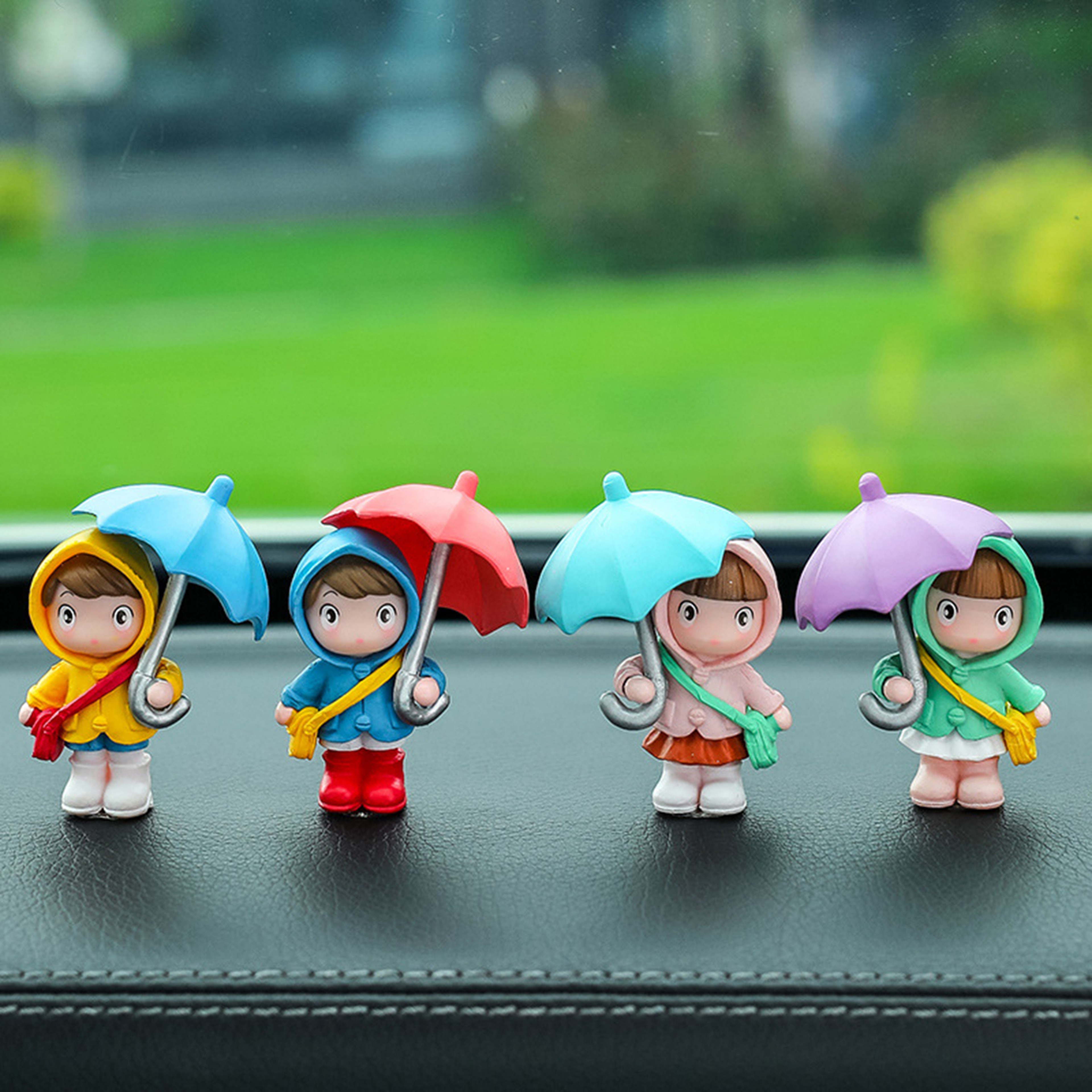 Mini Car Interior Decoration, Cute Umbrella Couple Action Figures for Rearview Mirror, Dashboard Ornaments and Gift – view 1