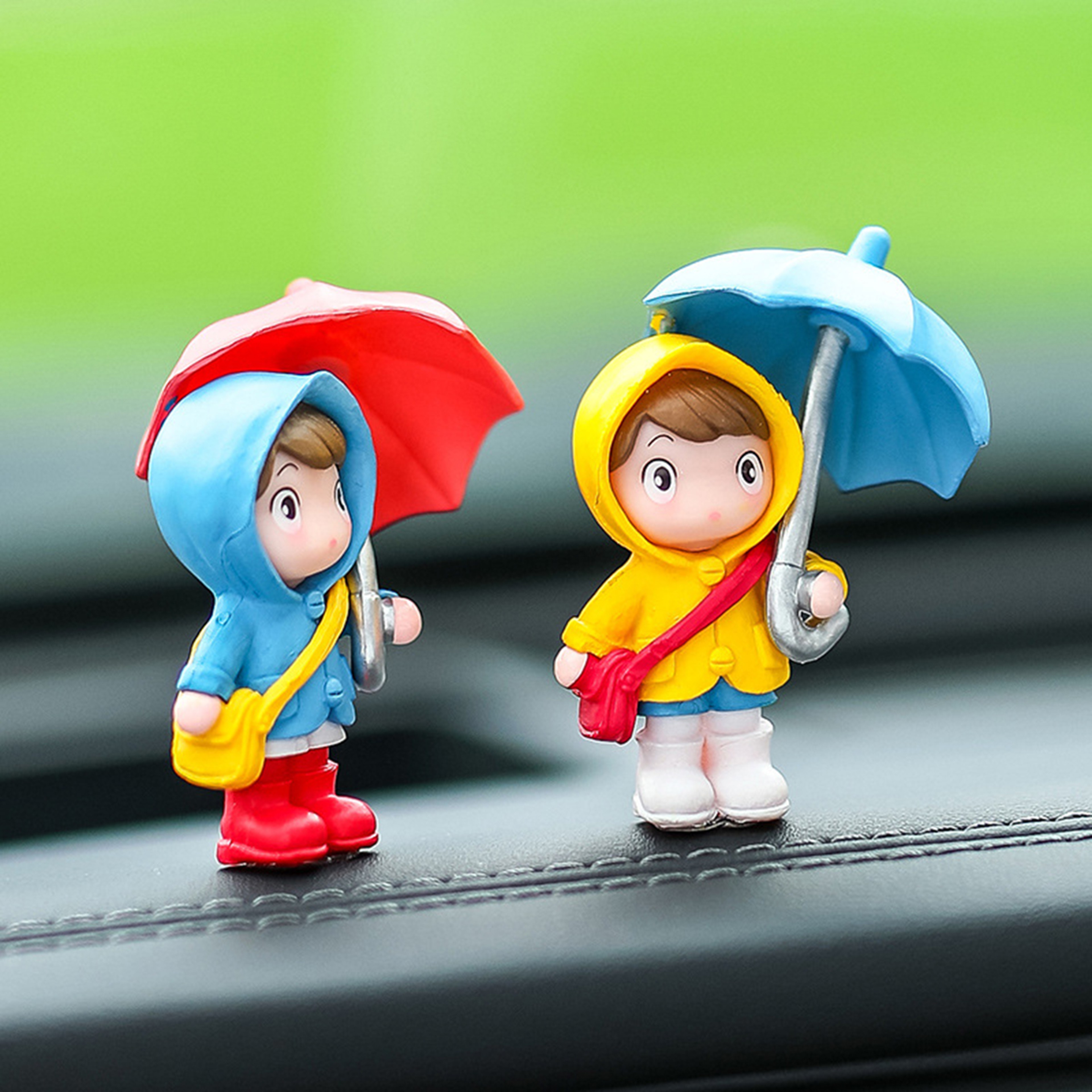 Mini Car Interior Decoration, Cute Umbrella Couple Action Figures for Rearview Mirror, Dashboard Ornaments and Gift – view 4