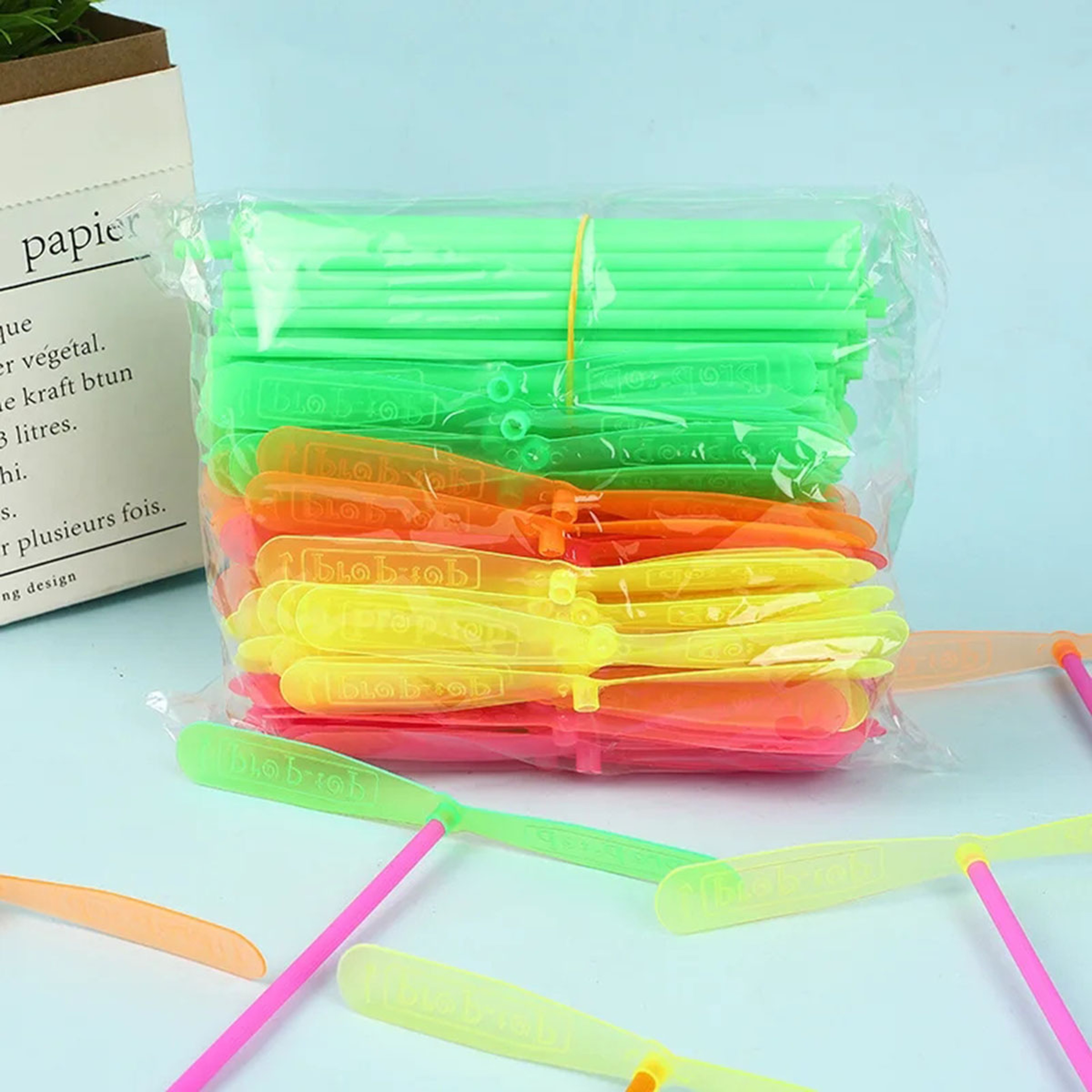 Rotating Bamboo Dragonfly Propeller Toy for Kids Outdoor Classic Flying Arrow Novelty Plastic Multicolor Random Color – view 3