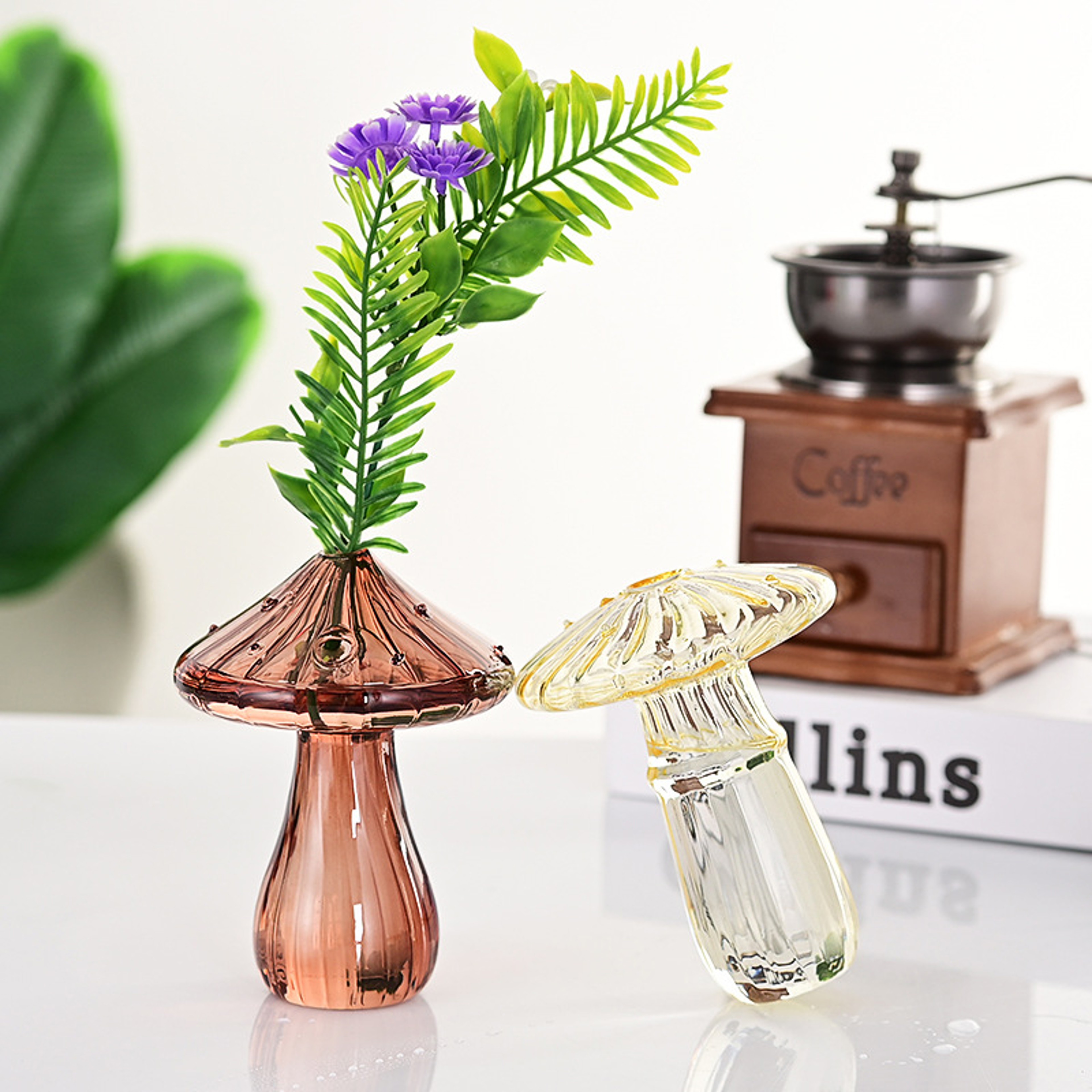 Colourful Mushroom Vase Creative Transparent Glass Hydroponic Aromatherapy Vase for Living Room Desktop Art Decoration – view 3