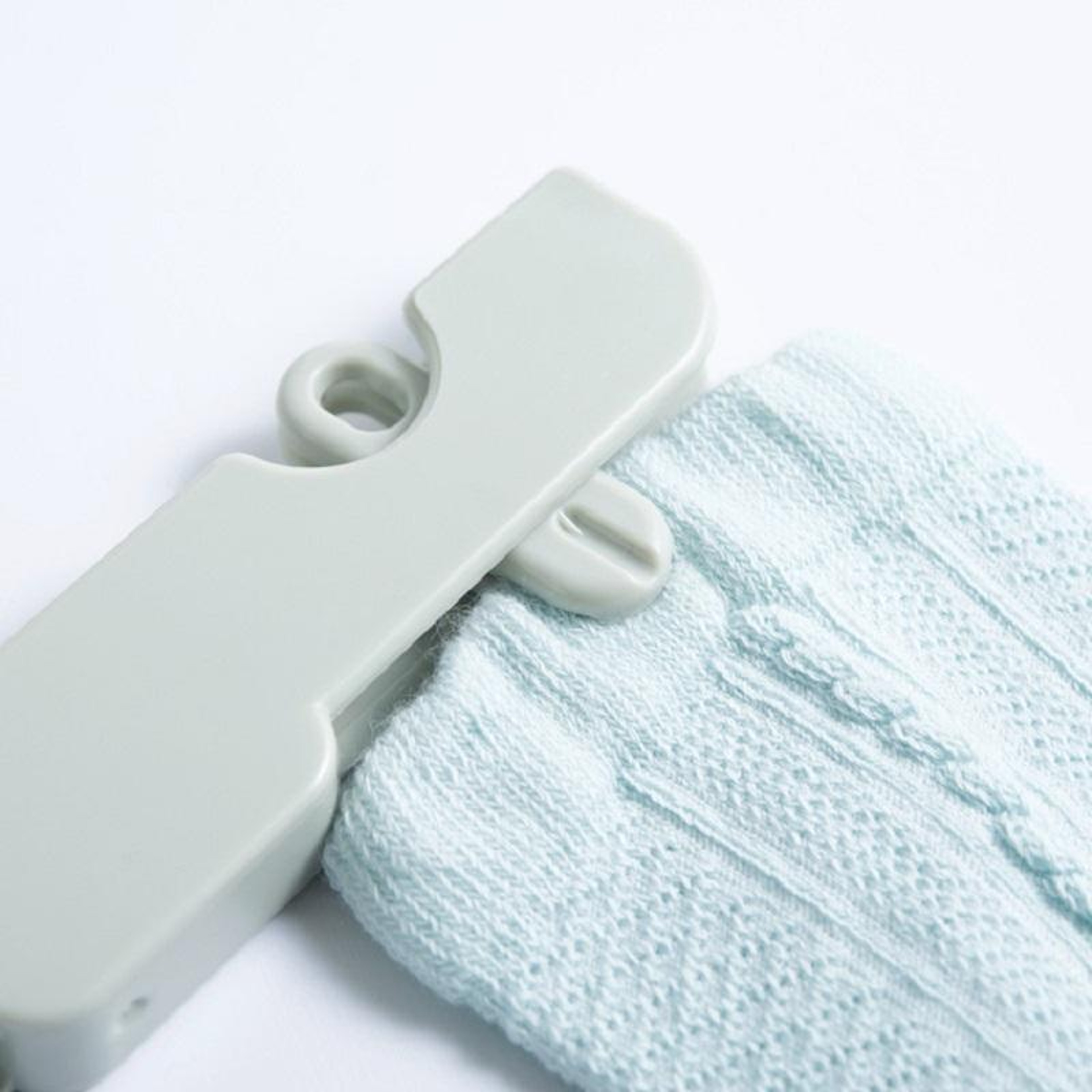 Portable Foldable Travel Clothes Hanger AntiSlip Windproof Laundry Rack 1