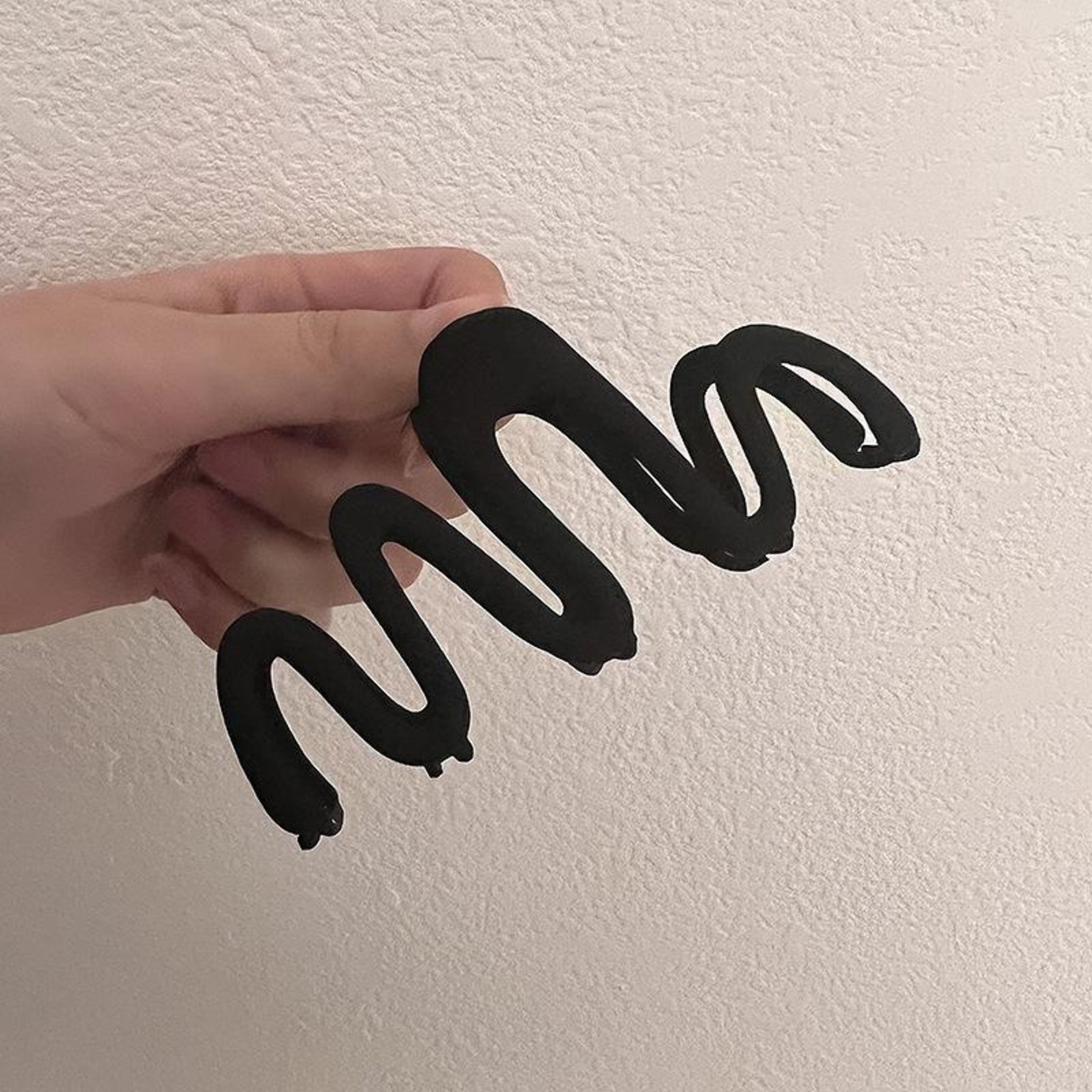 B646 Wavy Frosted Metal Clip Hair Accessories Manual Hair ClampBlack 0