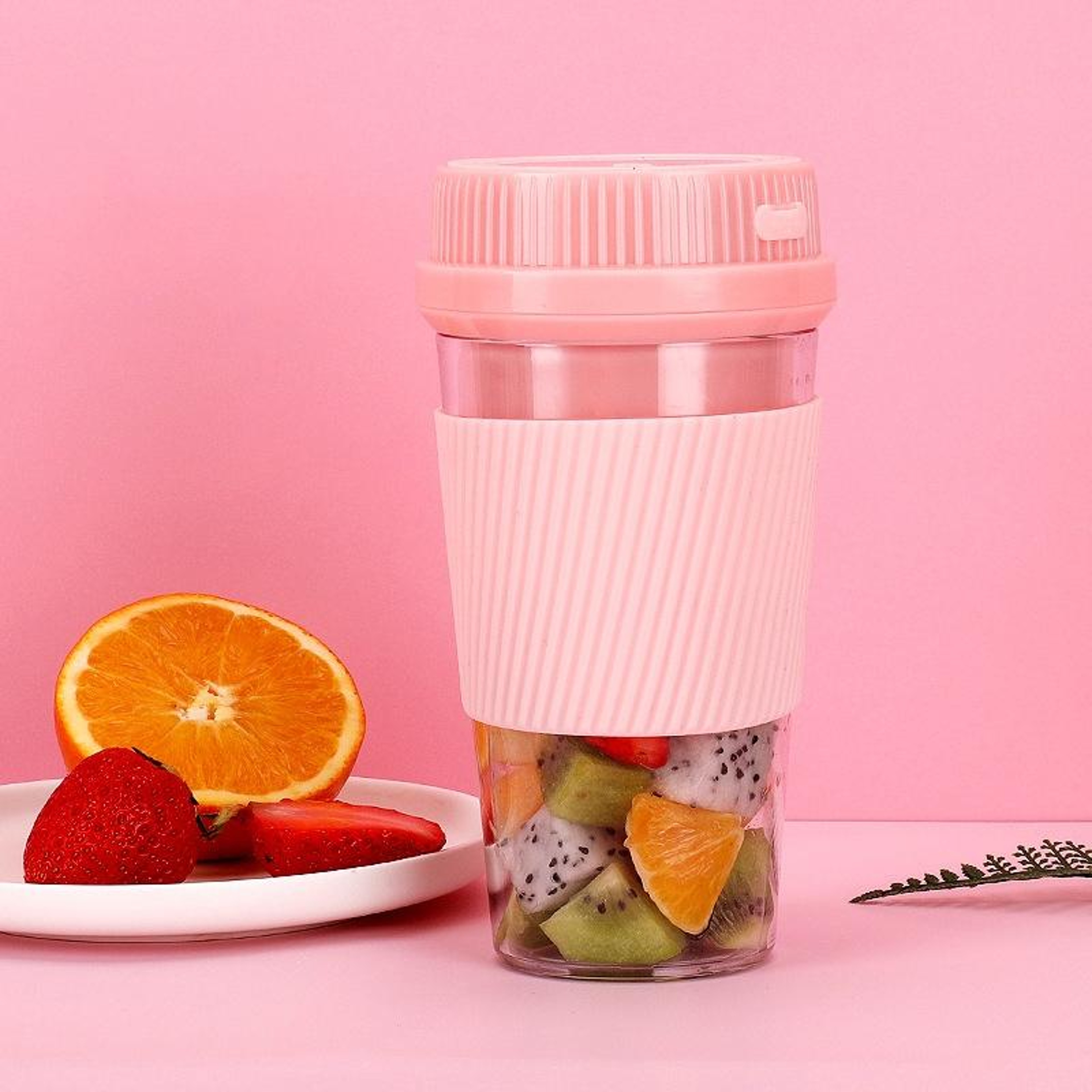 Portable USB Rechargeable Mini Blender Compact Personal Fruit Smoothie Juicer Cup 0